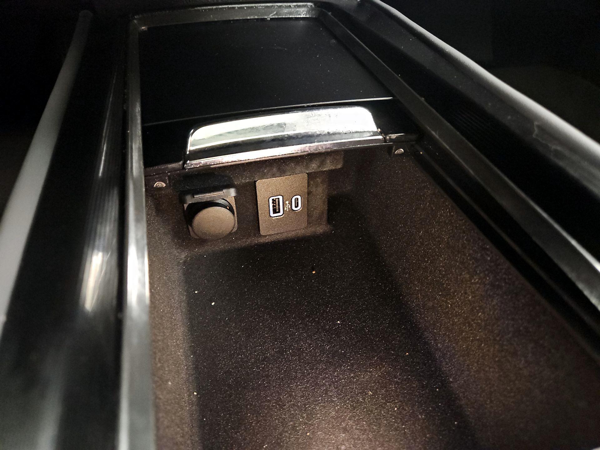 Thumbnail: 2021 Lincoln Corsair - 19