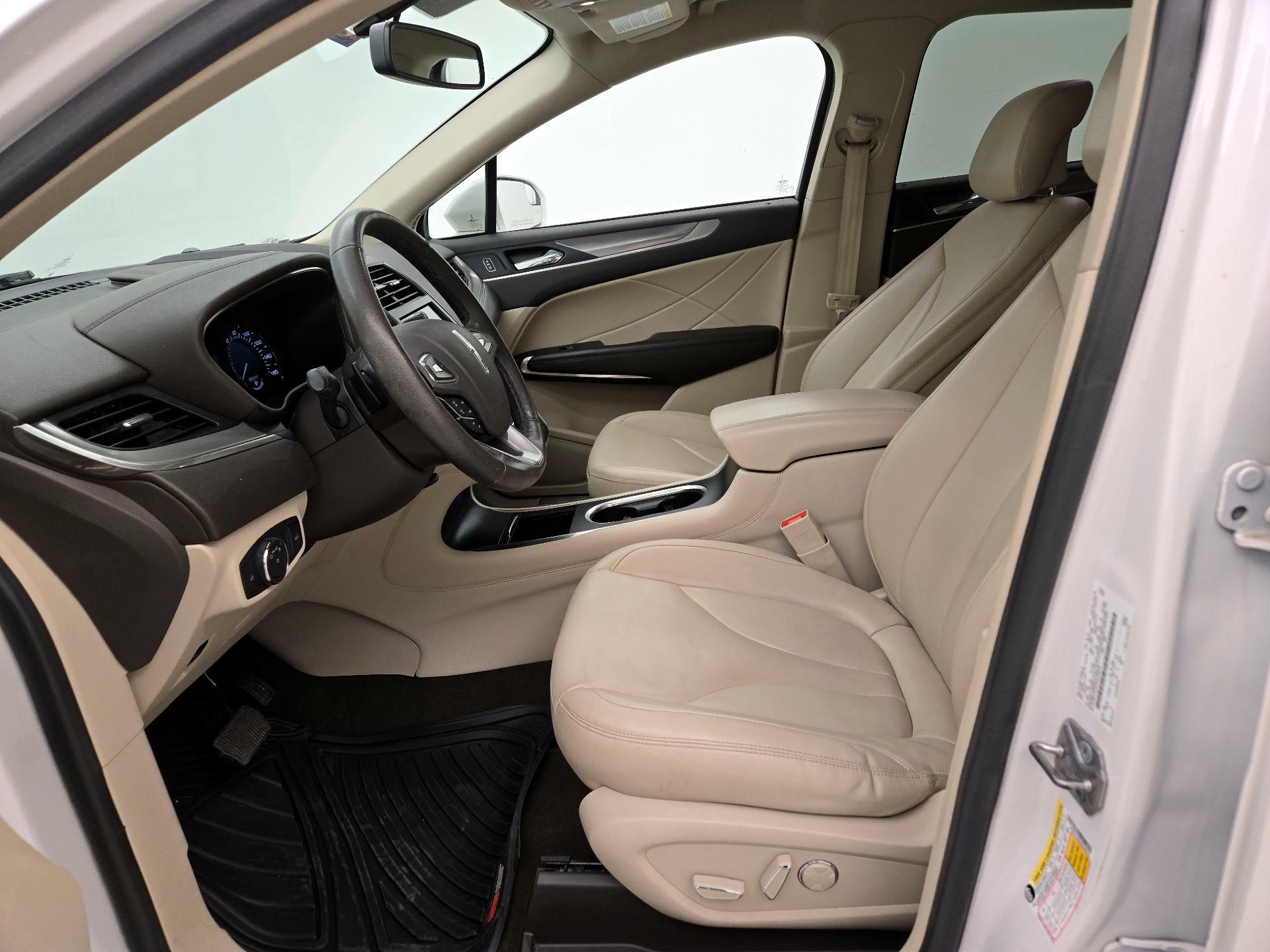 Thumbnail: 2019 Lincoln MKC - 11