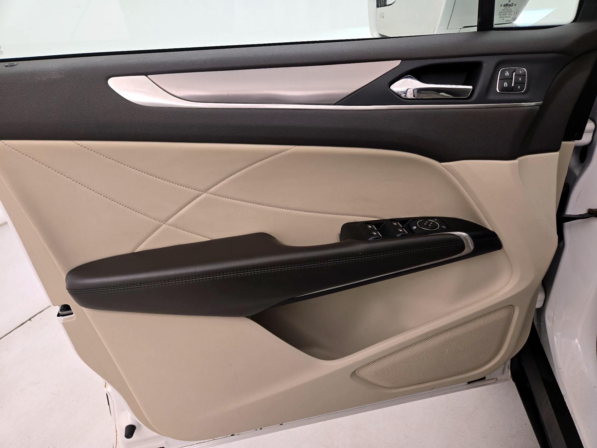 Thumbnail: 2019 Lincoln MKC - 12