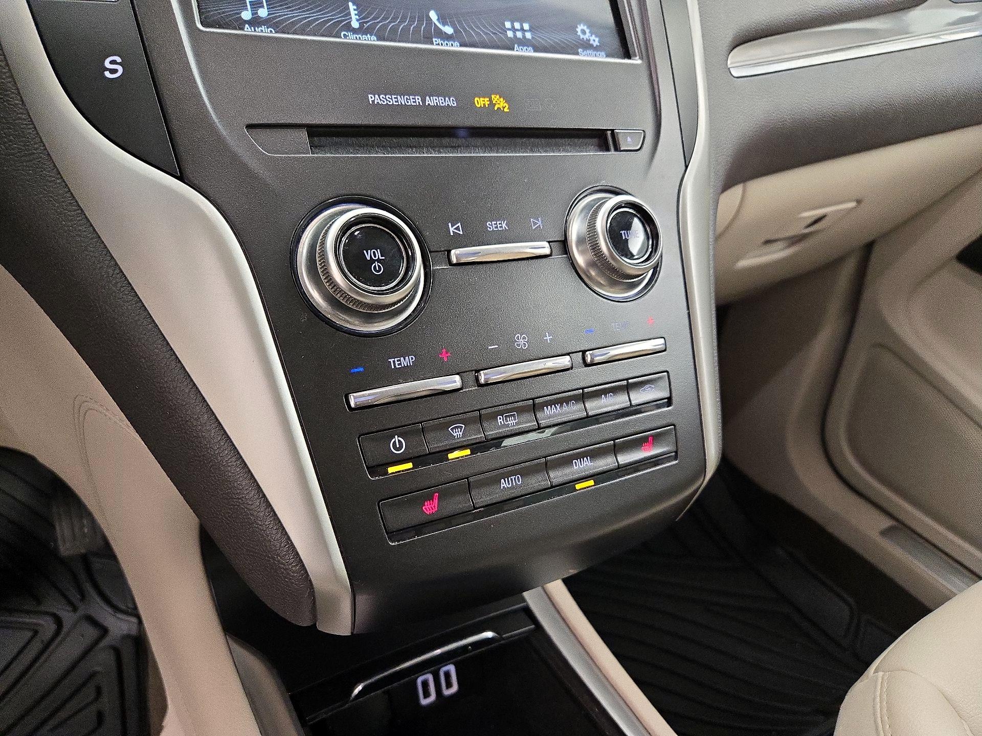 Thumbnail: 2019 Lincoln MKC - 16