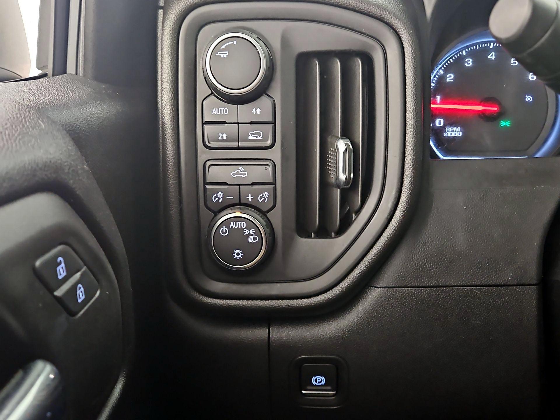 Thumbnail: 2019 Chevrolet Silverado 1500 - 13