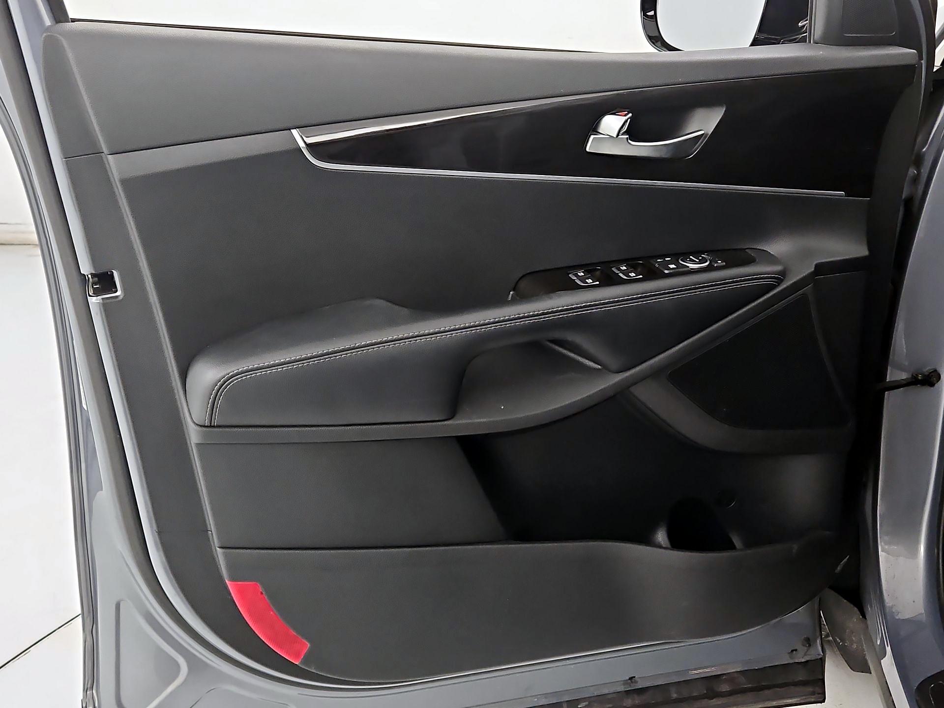 Thumbnail: 2020 Kia Sorento - 12