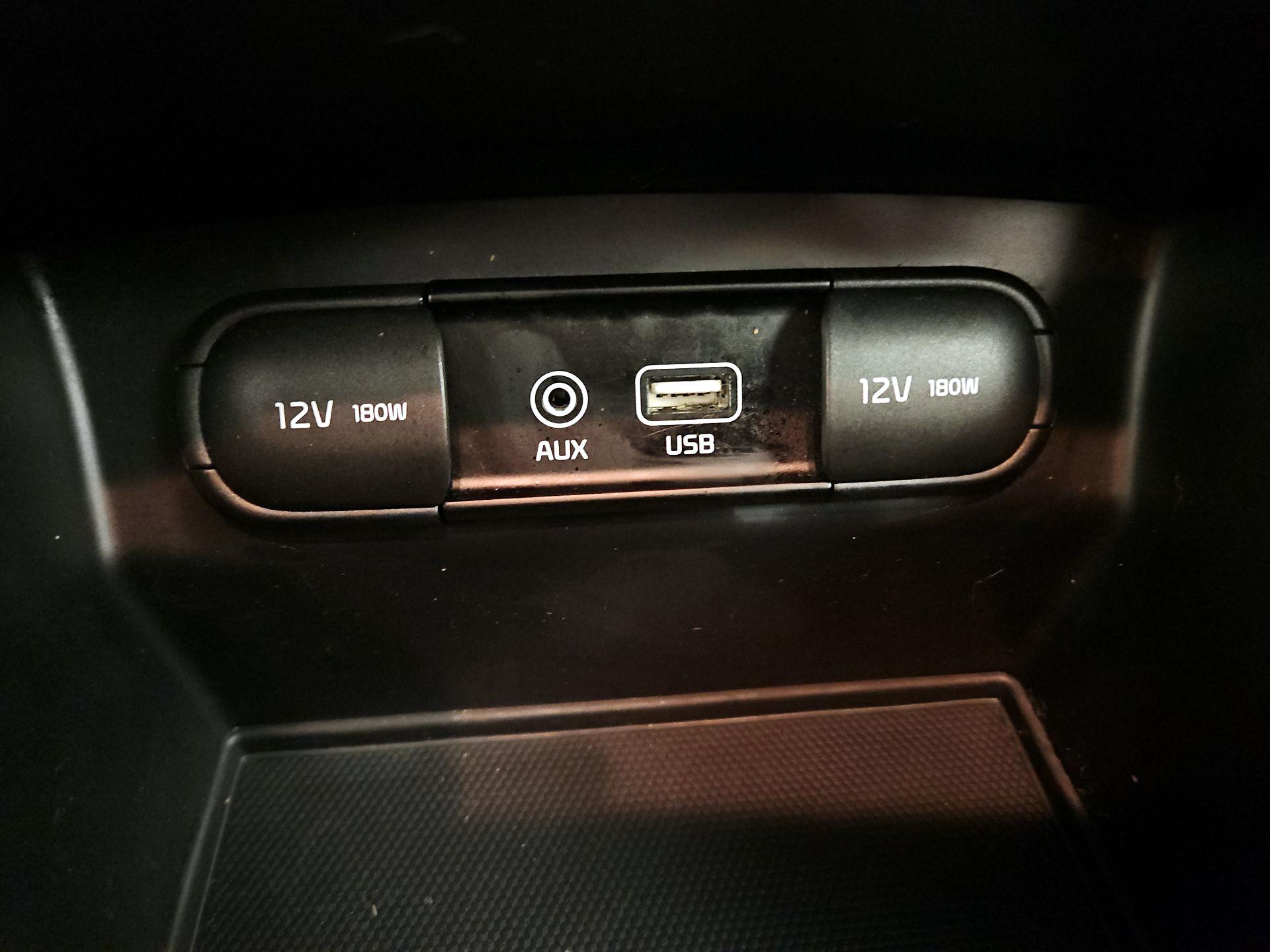 Thumbnail: 2020 Kia Sorento - 18