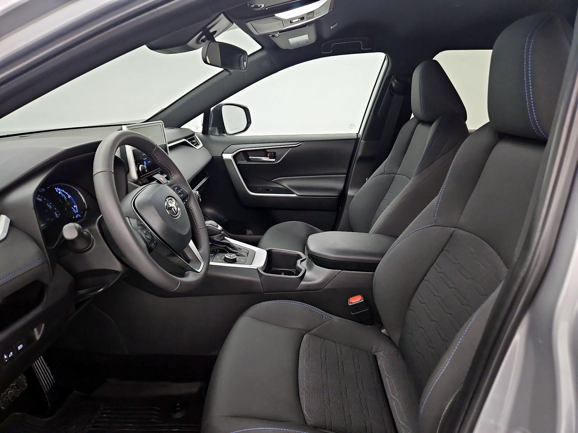 Thumbnail: 2025 Toyota RAV4 - 11