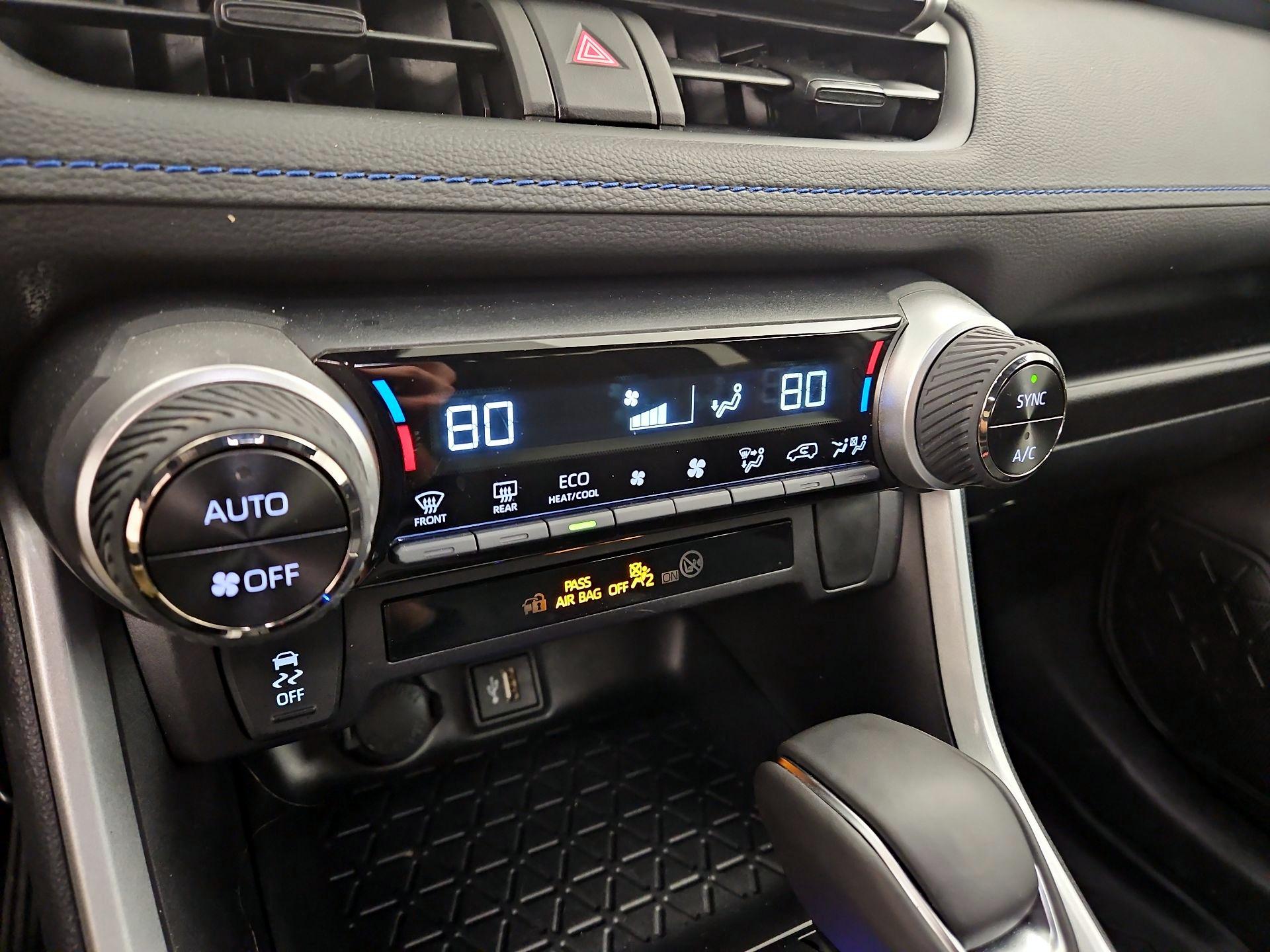 Thumbnail: 2025 Toyota RAV4 - 16