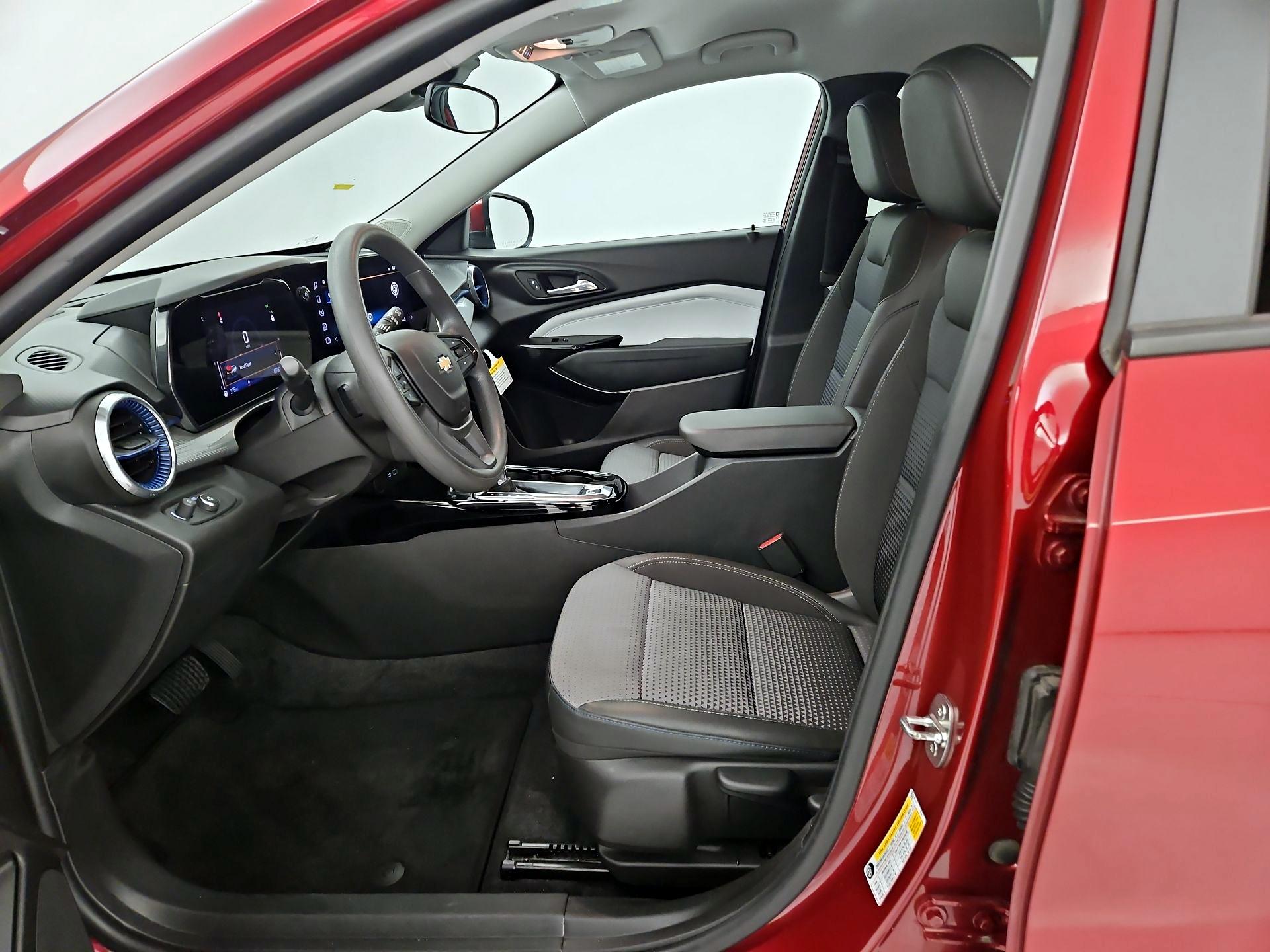 Thumbnail: 2024 Chevrolet Trax - 11