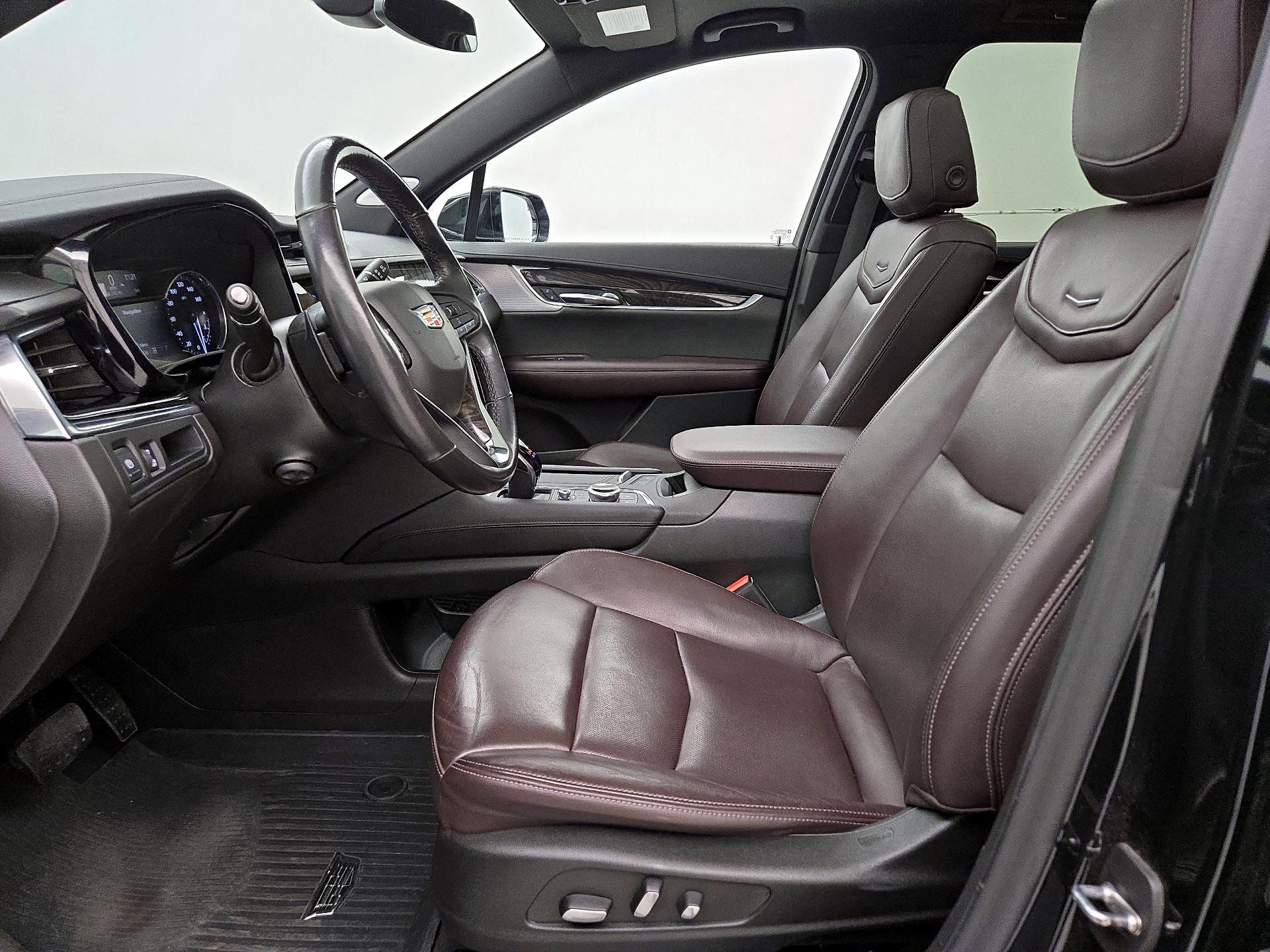 Thumbnail: 2022 Cadillac XT6 - 11