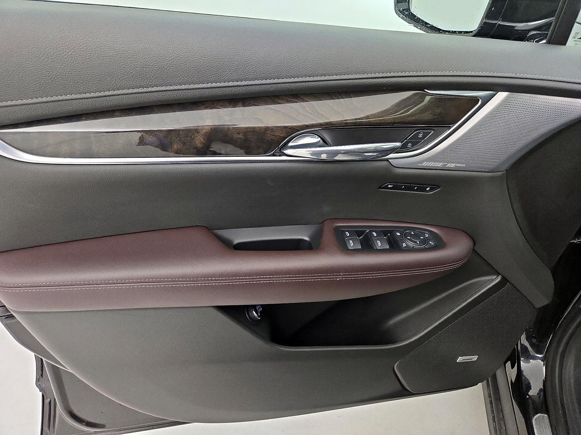 Thumbnail: 2022 Cadillac XT6 - 12