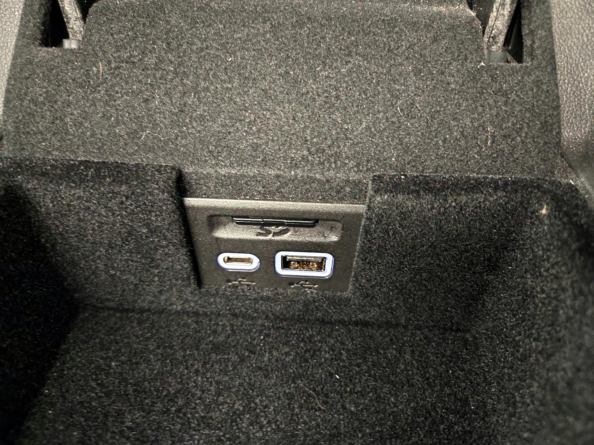 Thumbnail: 2022 Cadillac XT6 - 19