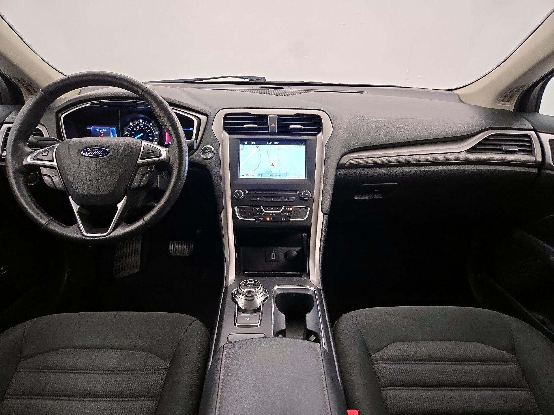 Thumbnail: 2017 Ford Fusion - 9