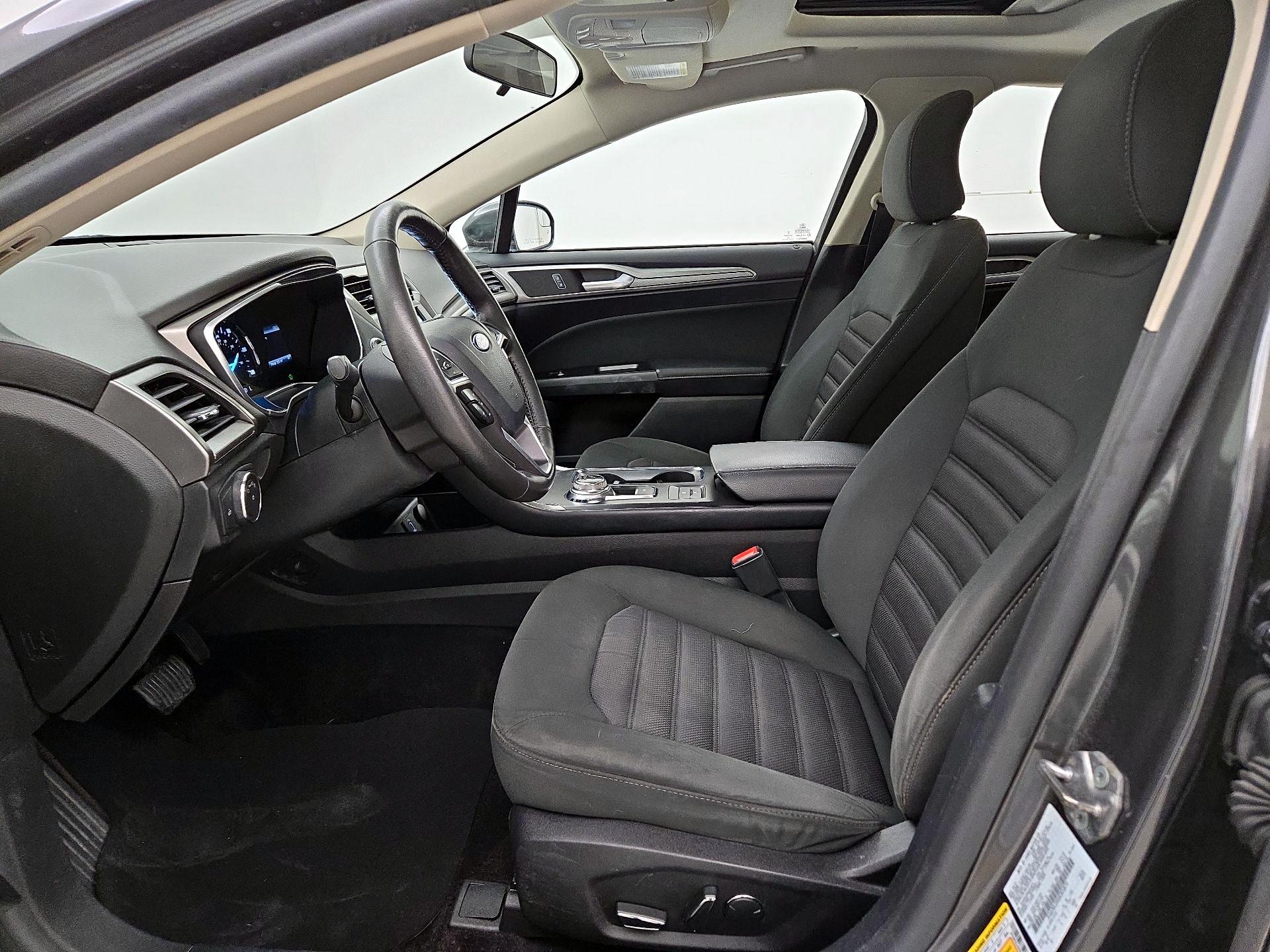 Thumbnail: 2017 Ford Fusion - 11