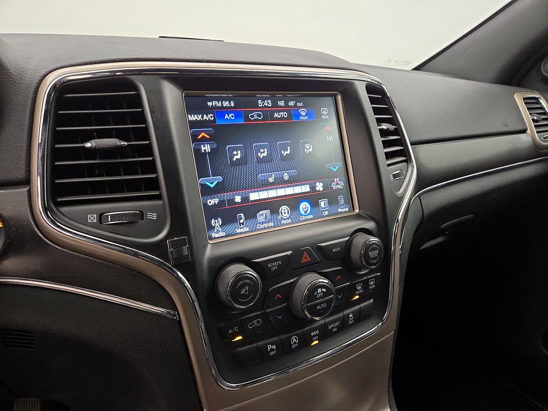 Thumbnail: 2017 Jeep Grand Cherokee - 16