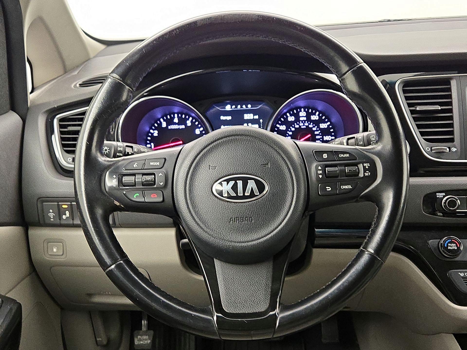 Thumbnail: 2015 Kia Sedona - 10