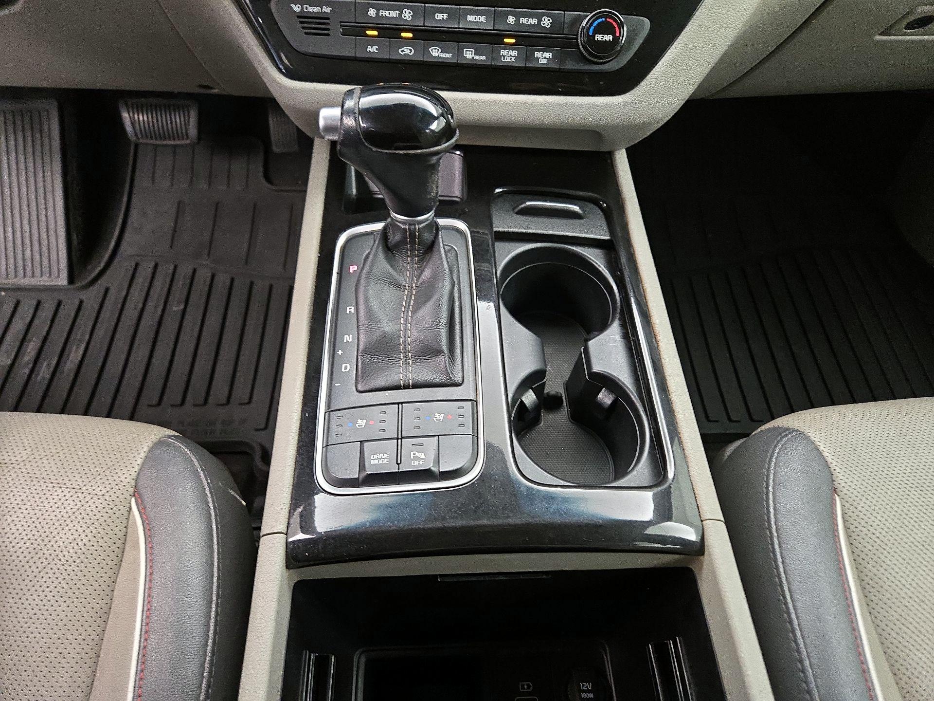 Thumbnail: 2015 Kia Sedona - 18