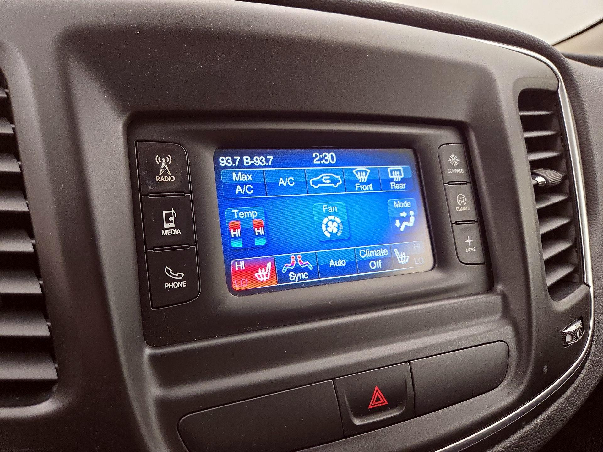 Thumbnail: 2015 Chrysler 200 - 16