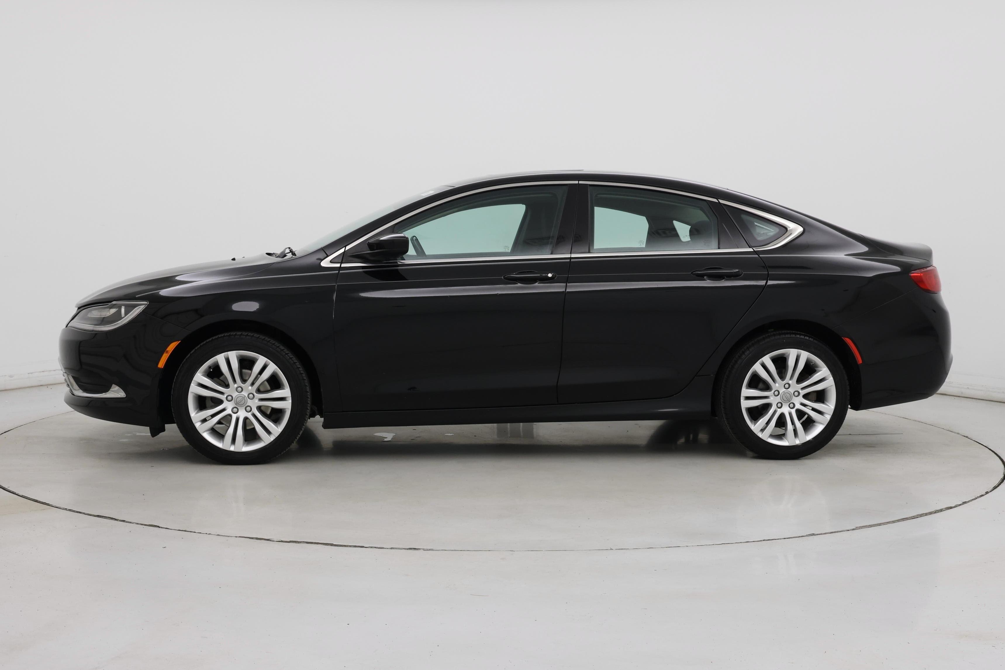 Thumbnail: 2015 Chrysler 200 - 3