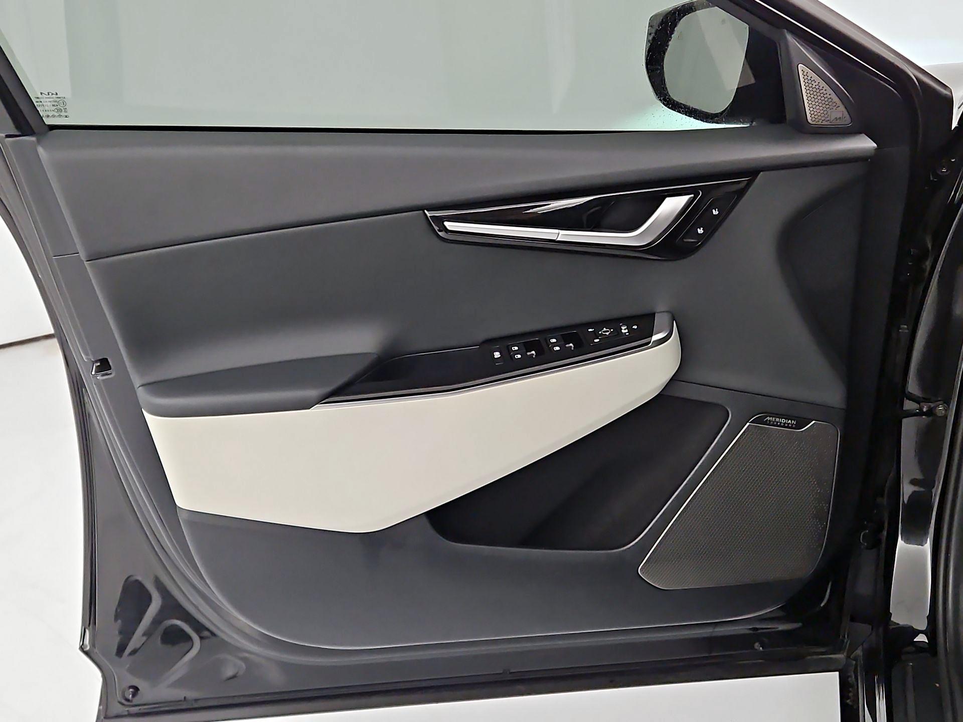 Thumbnail: 2022 Kia EV6 - 12