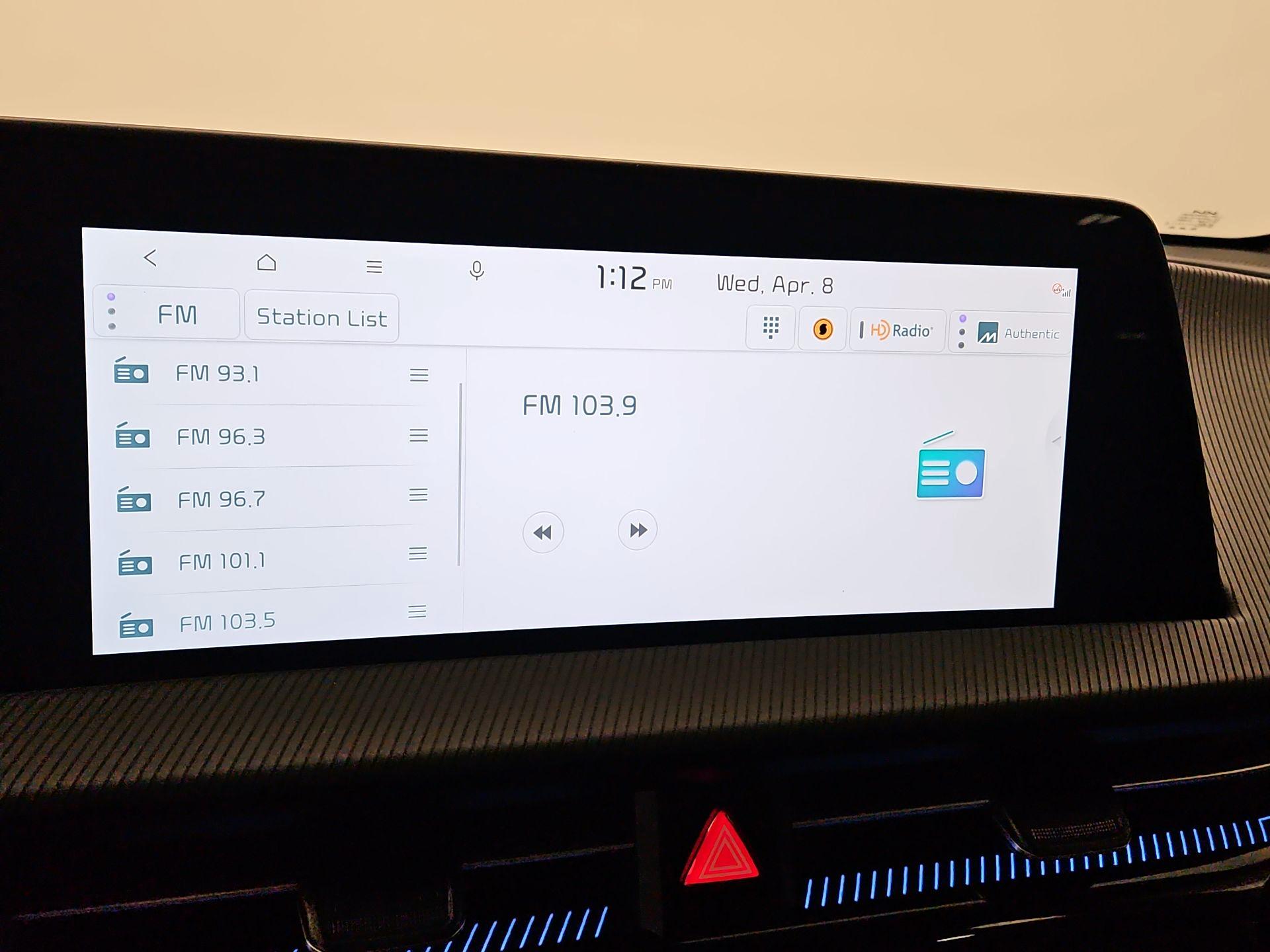 Thumbnail: 2022 Kia EV6 - 16