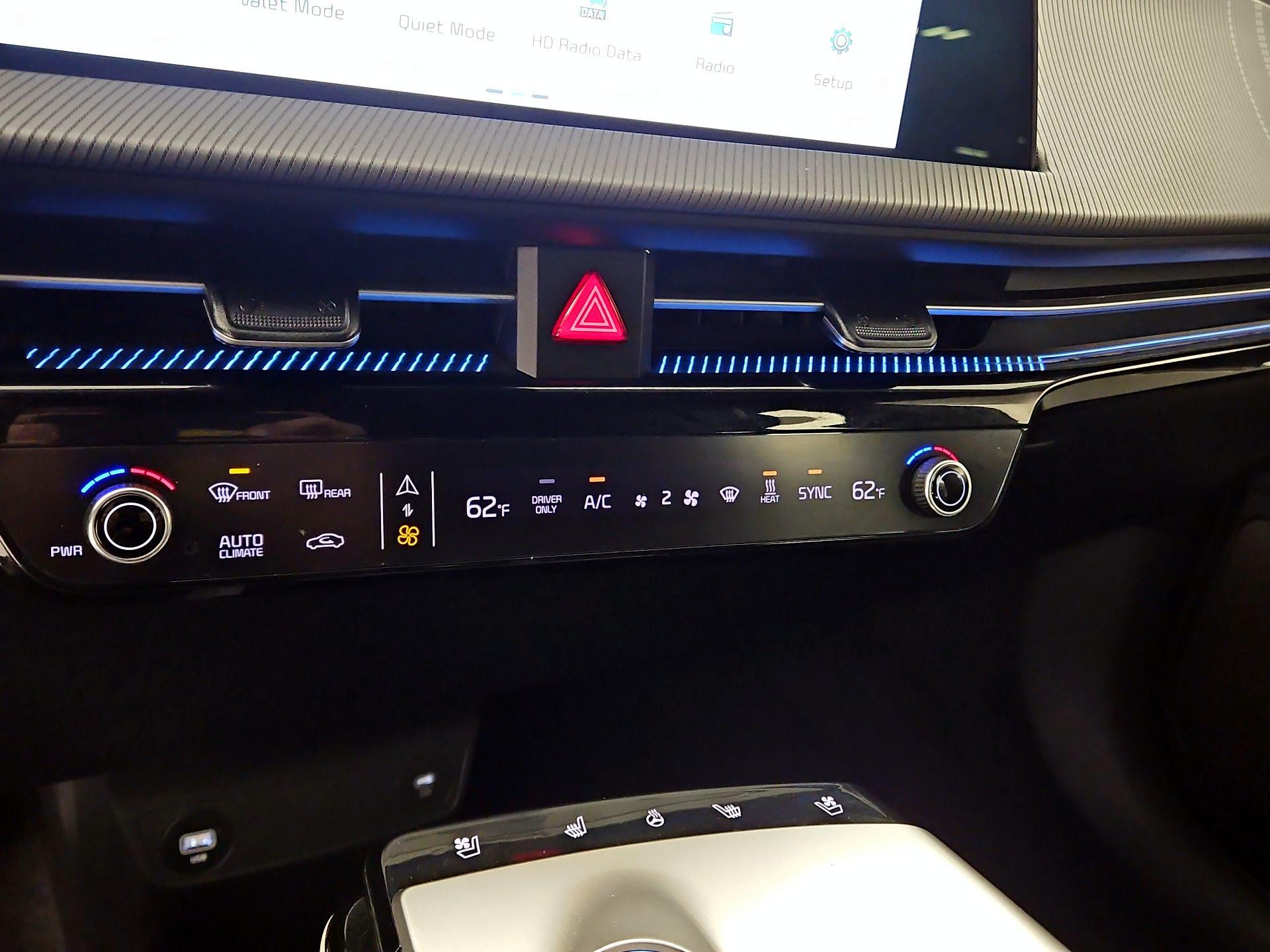 Thumbnail: 2022 Kia EV6 - 17