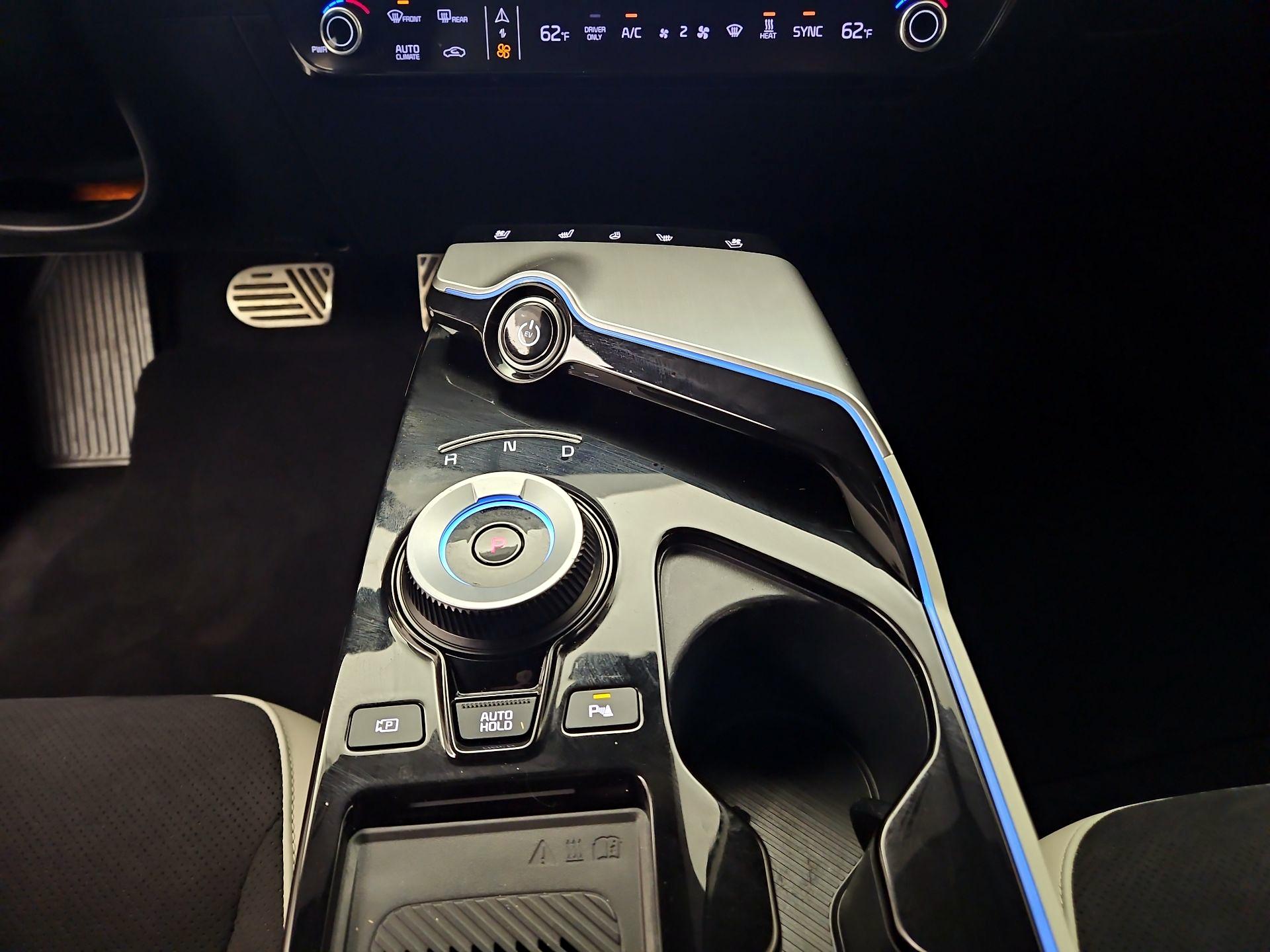 Thumbnail: 2022 Kia EV6 - 18