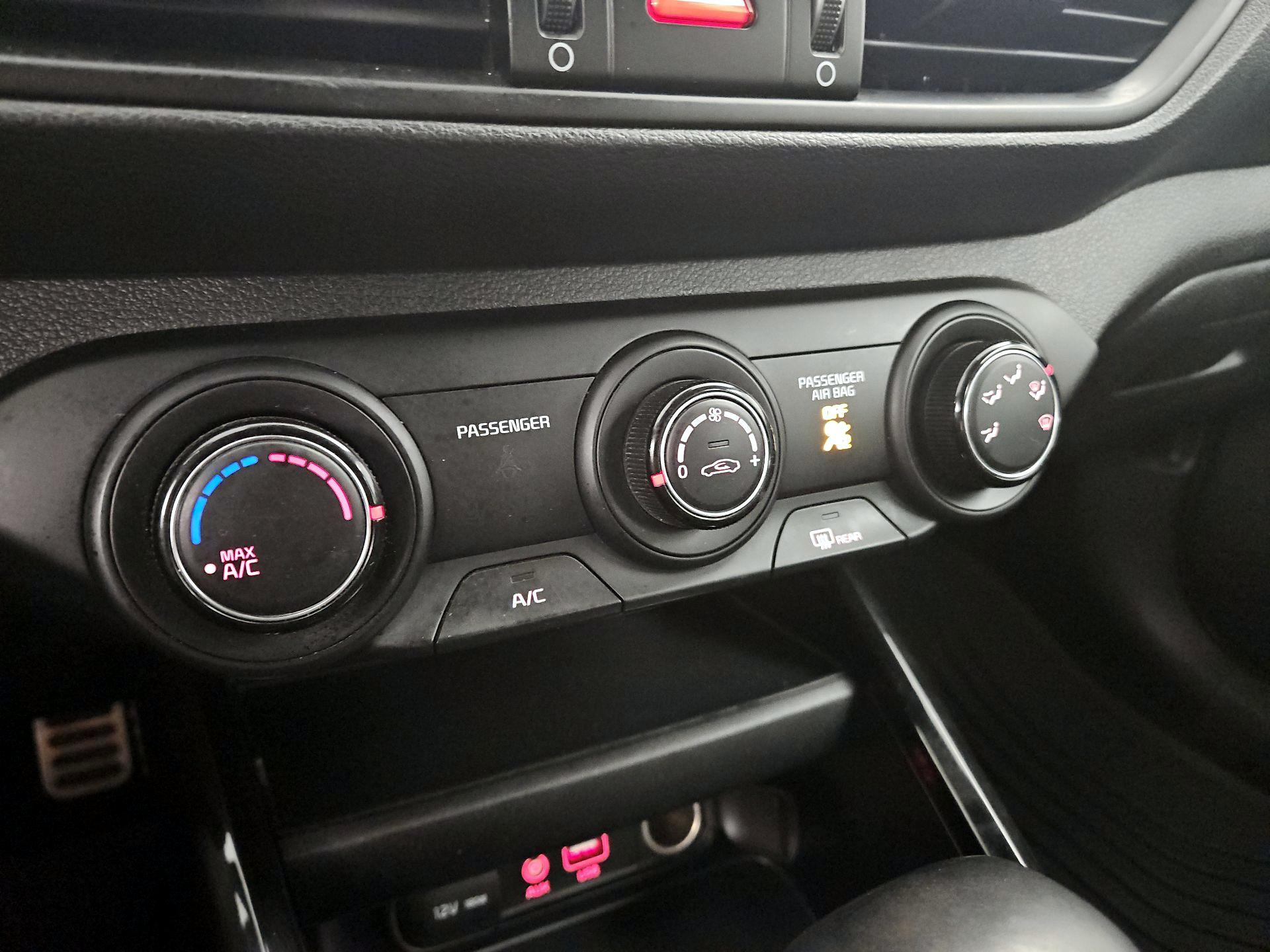 Thumbnail: 2020 Kia Forte - 16