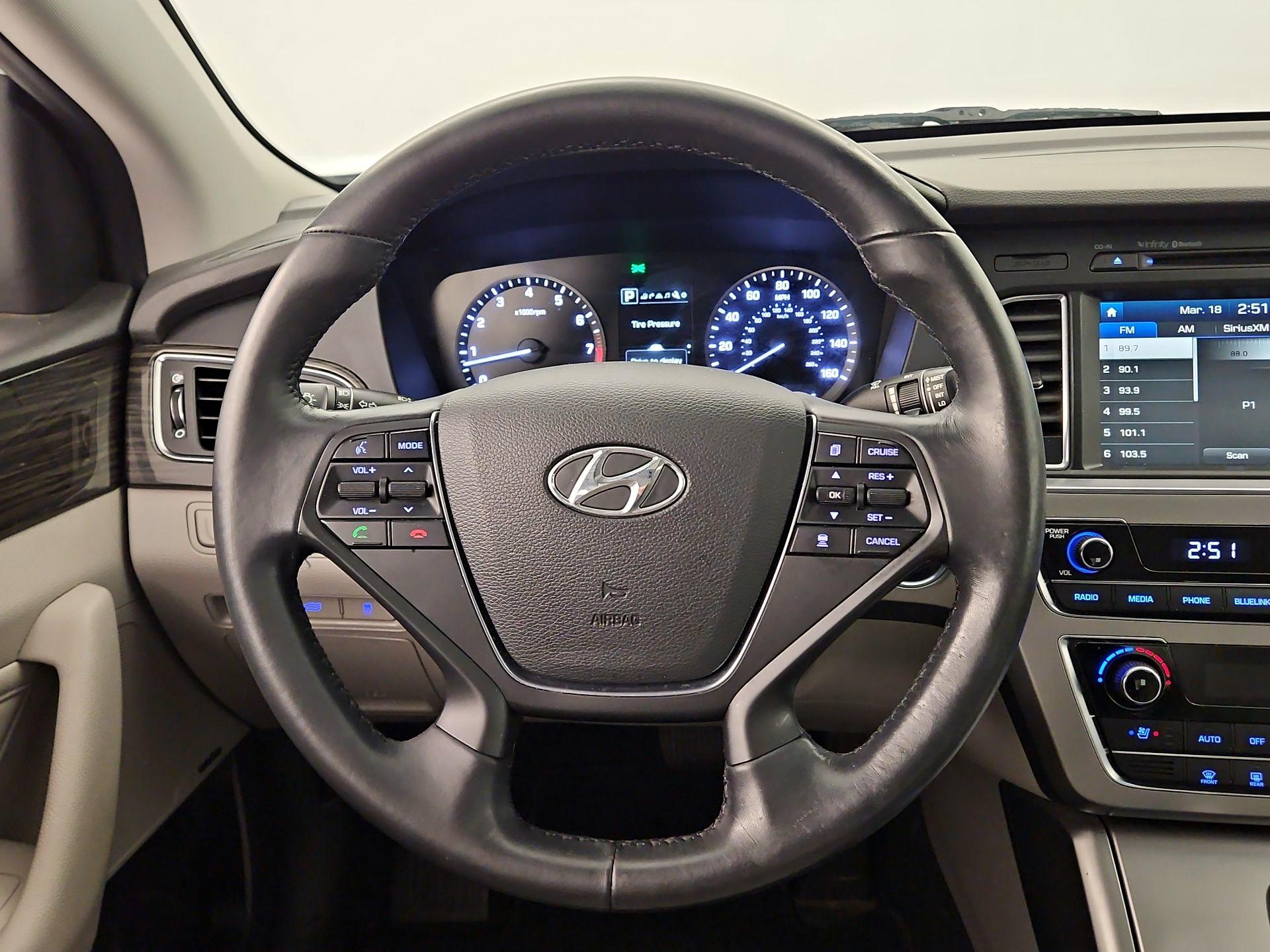 Thumbnail: 2017 Hyundai Sonata - 10