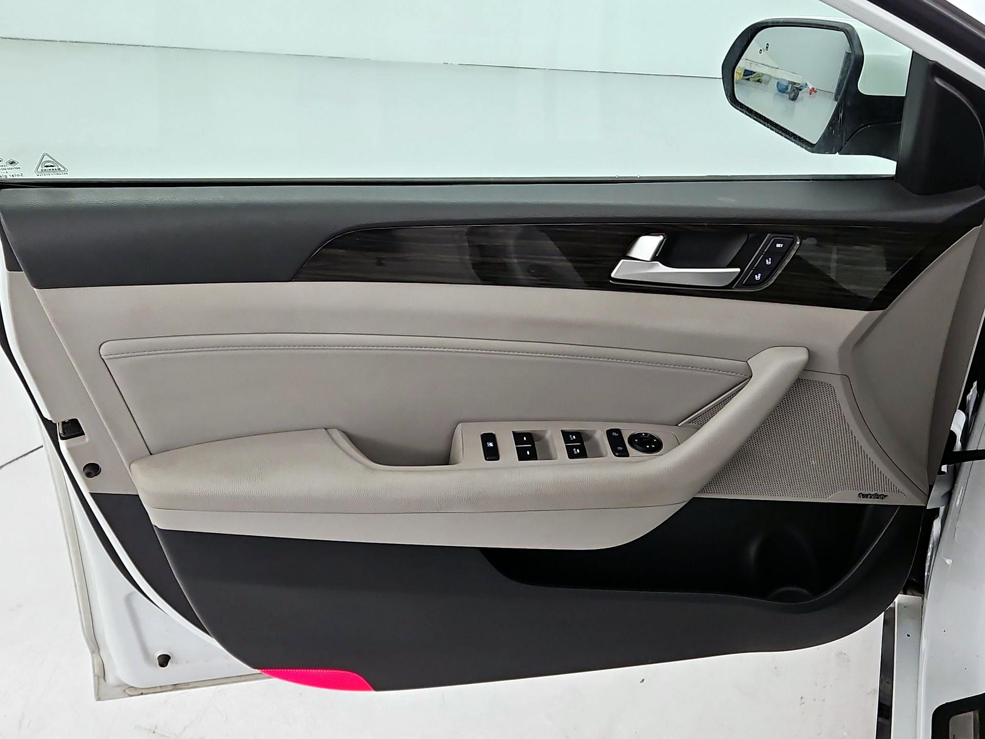 Thumbnail: 2017 Hyundai Sonata - 12