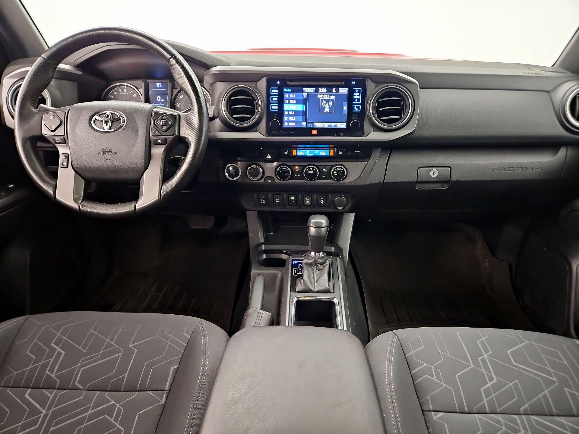 Thumbnail: 2017 Toyota Tacoma - 9