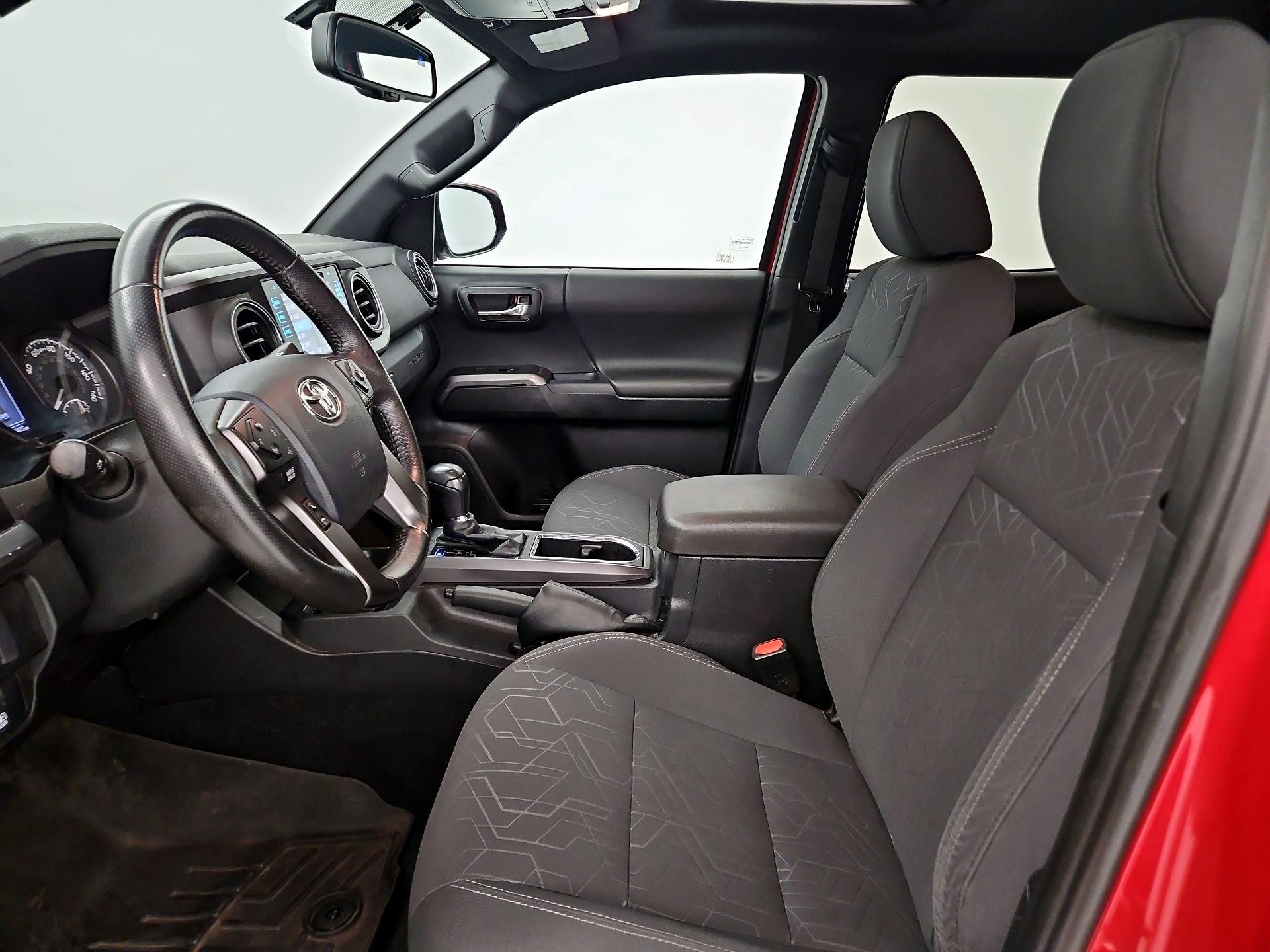 Thumbnail: 2017 Toyota Tacoma - 11