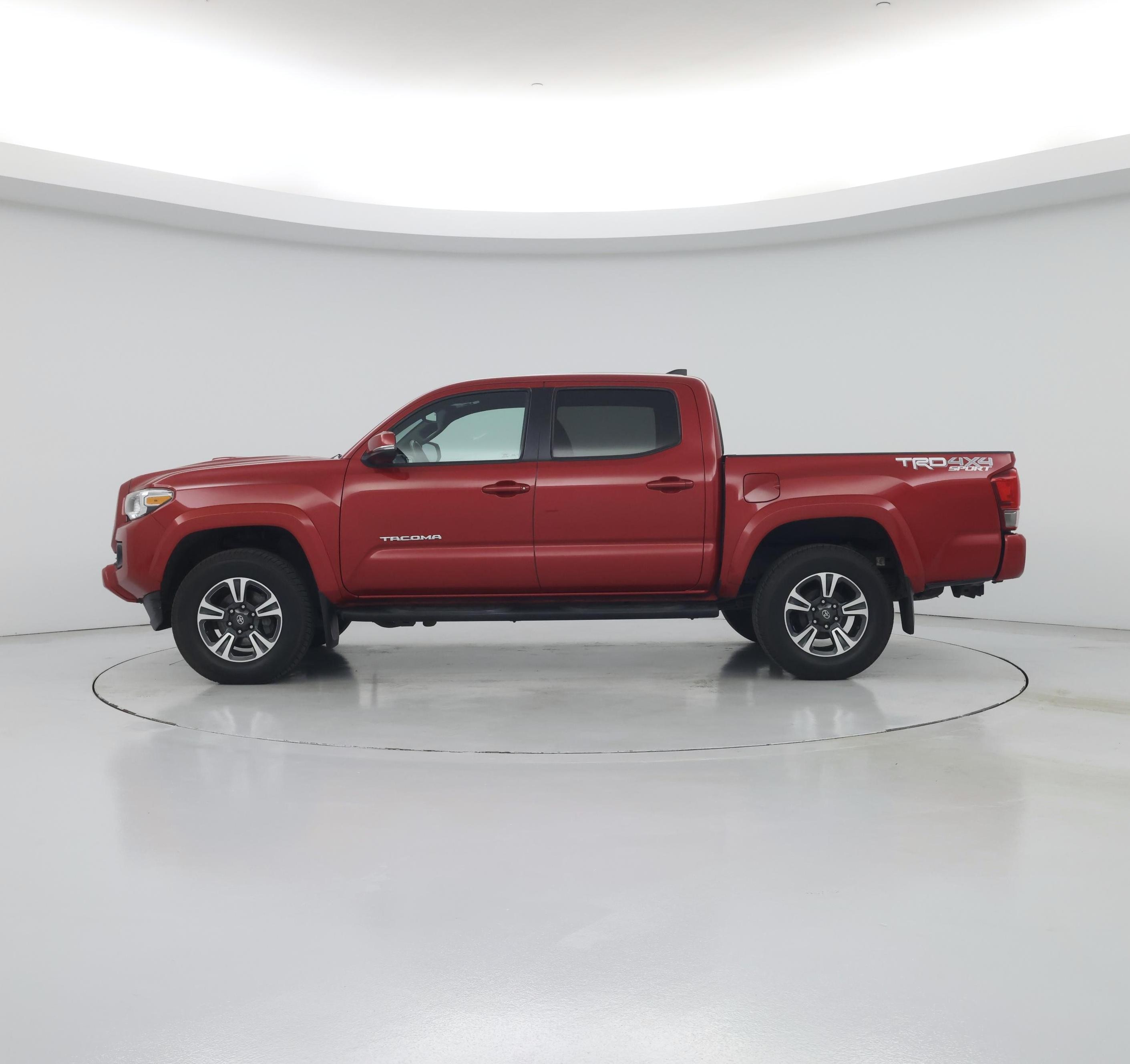 Thumbnail: 2017 Toyota Tacoma - 3