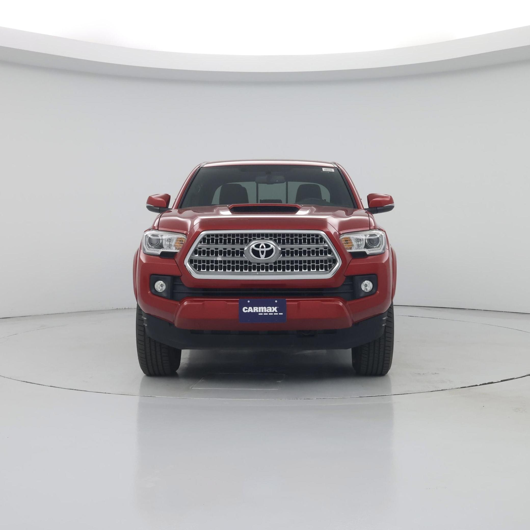 Thumbnail: 2017 Toyota Tacoma - 5