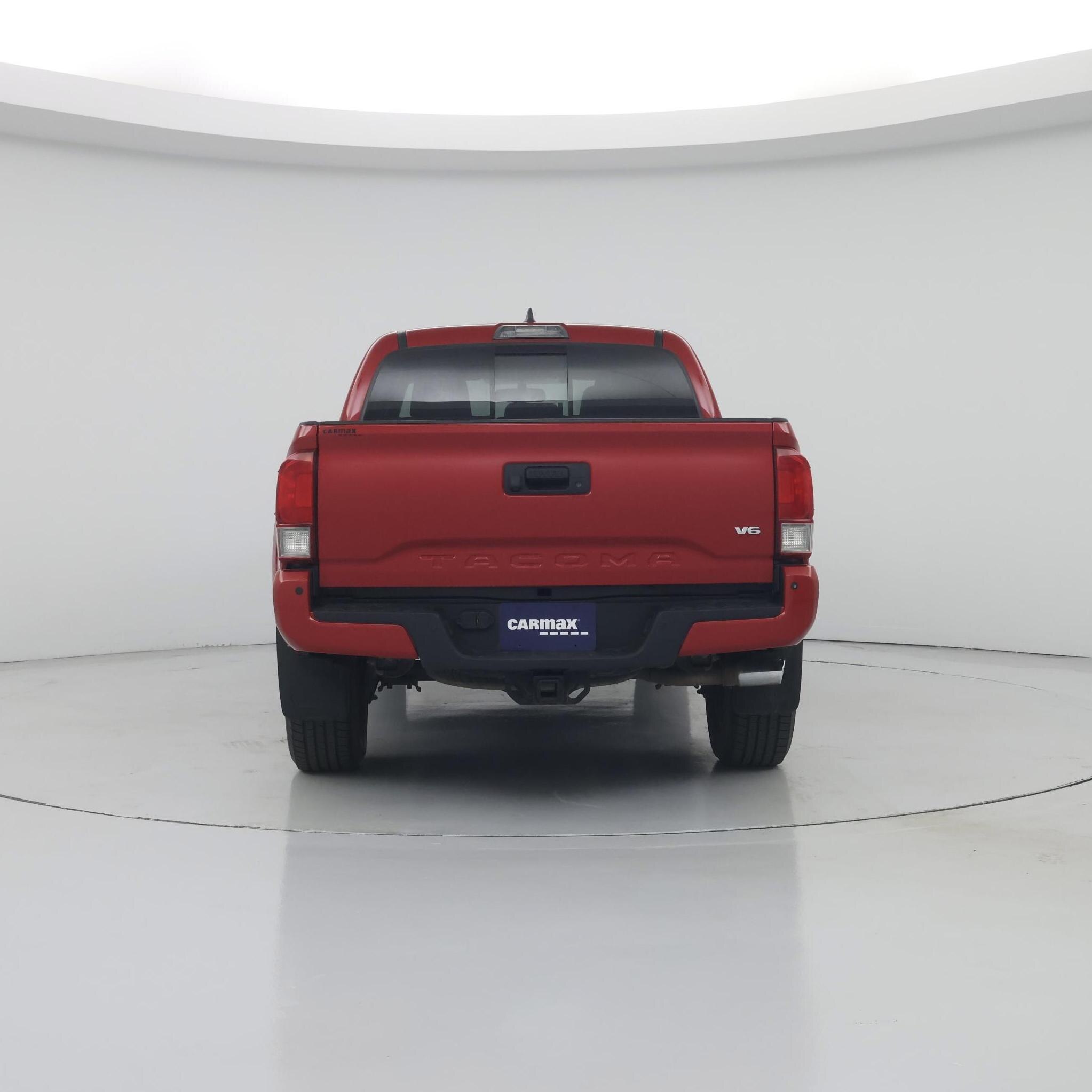 Thumbnail: 2017 Toyota Tacoma - 6