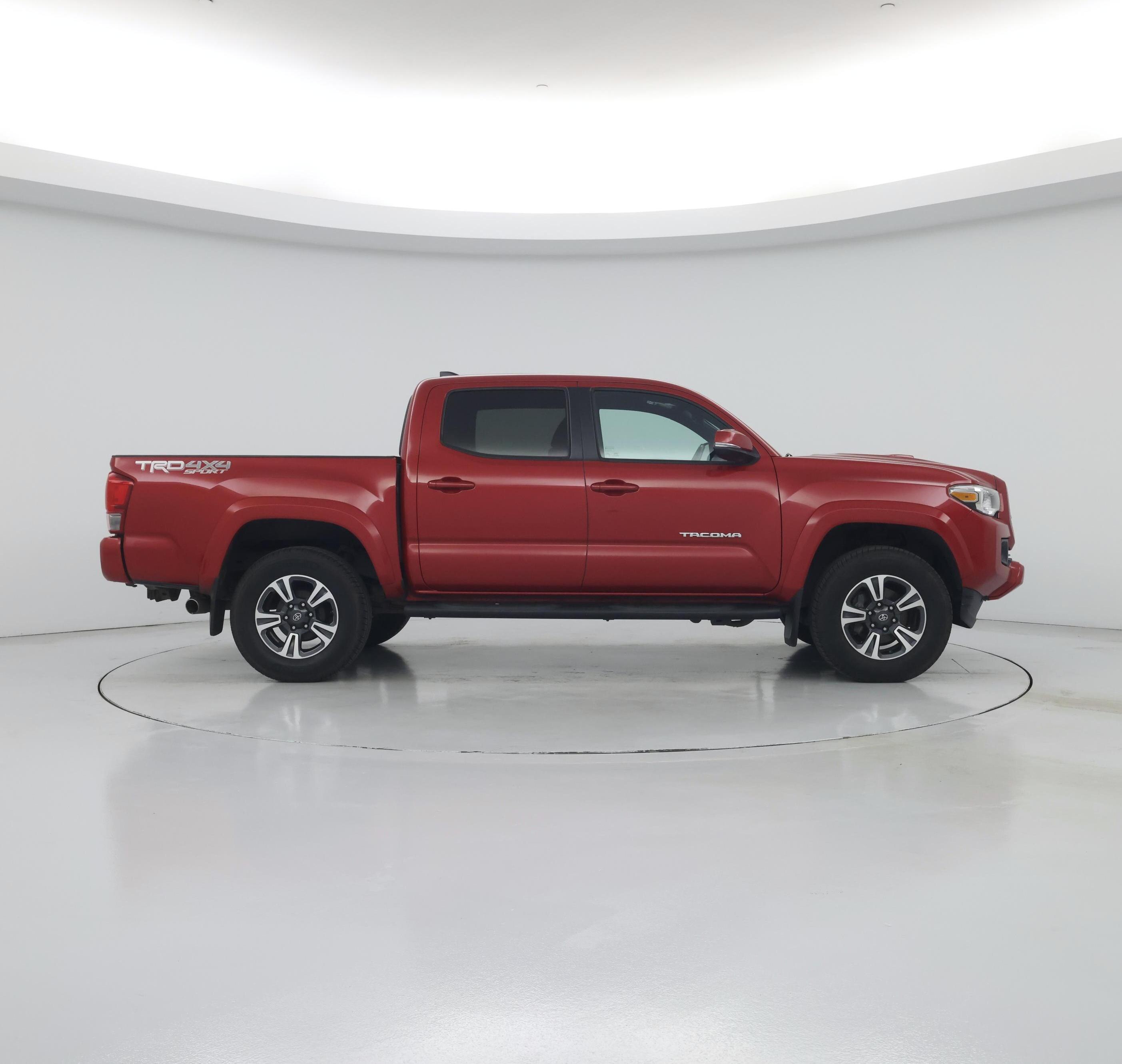 Thumbnail: 2017 Toyota Tacoma - 7