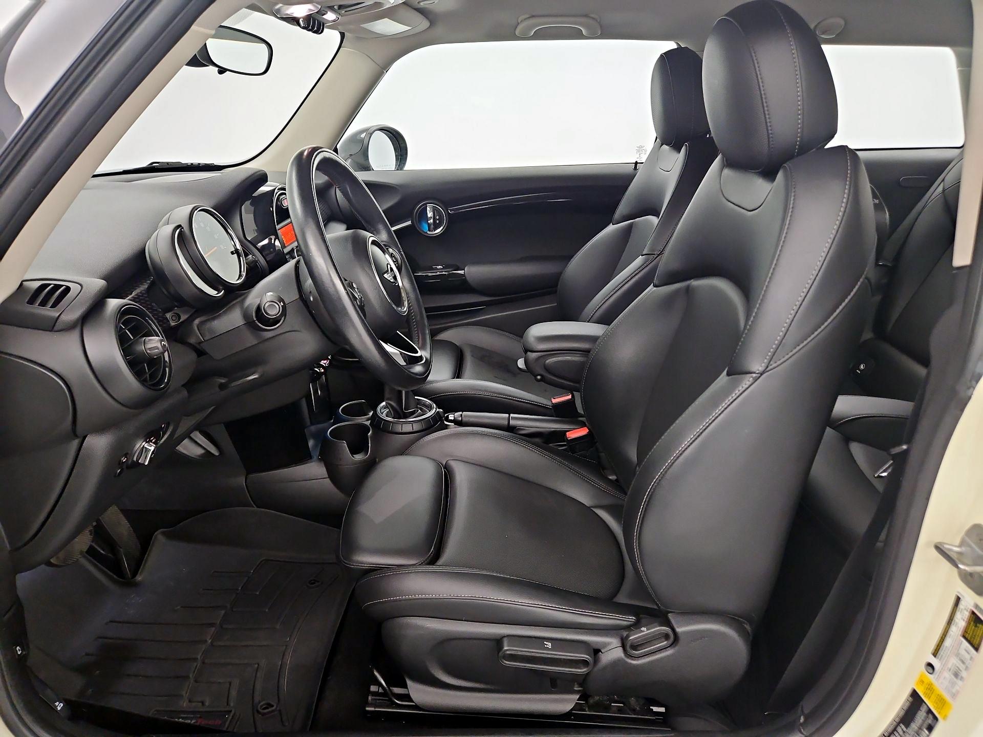 Thumbnail: 2016 MINI Cooper Hardtop - 11