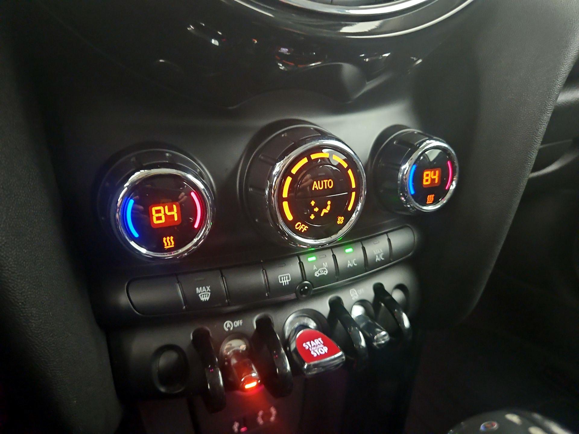 Thumbnail: 2016 MINI Cooper Hardtop - 15