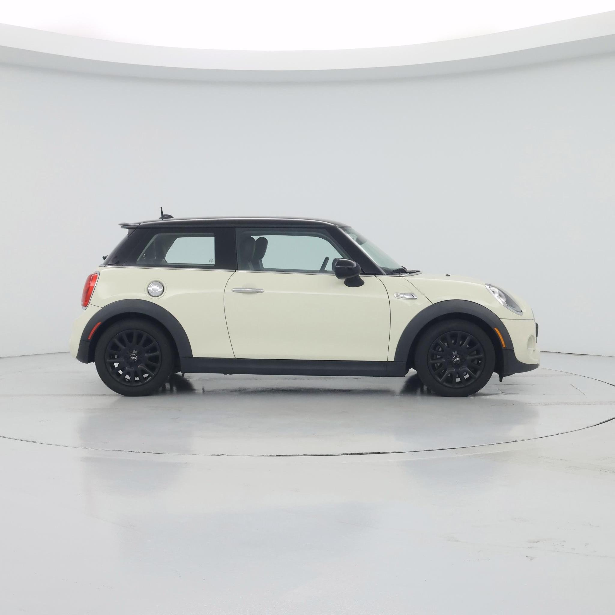 Thumbnail: 2016 MINI Cooper Hardtop - 7