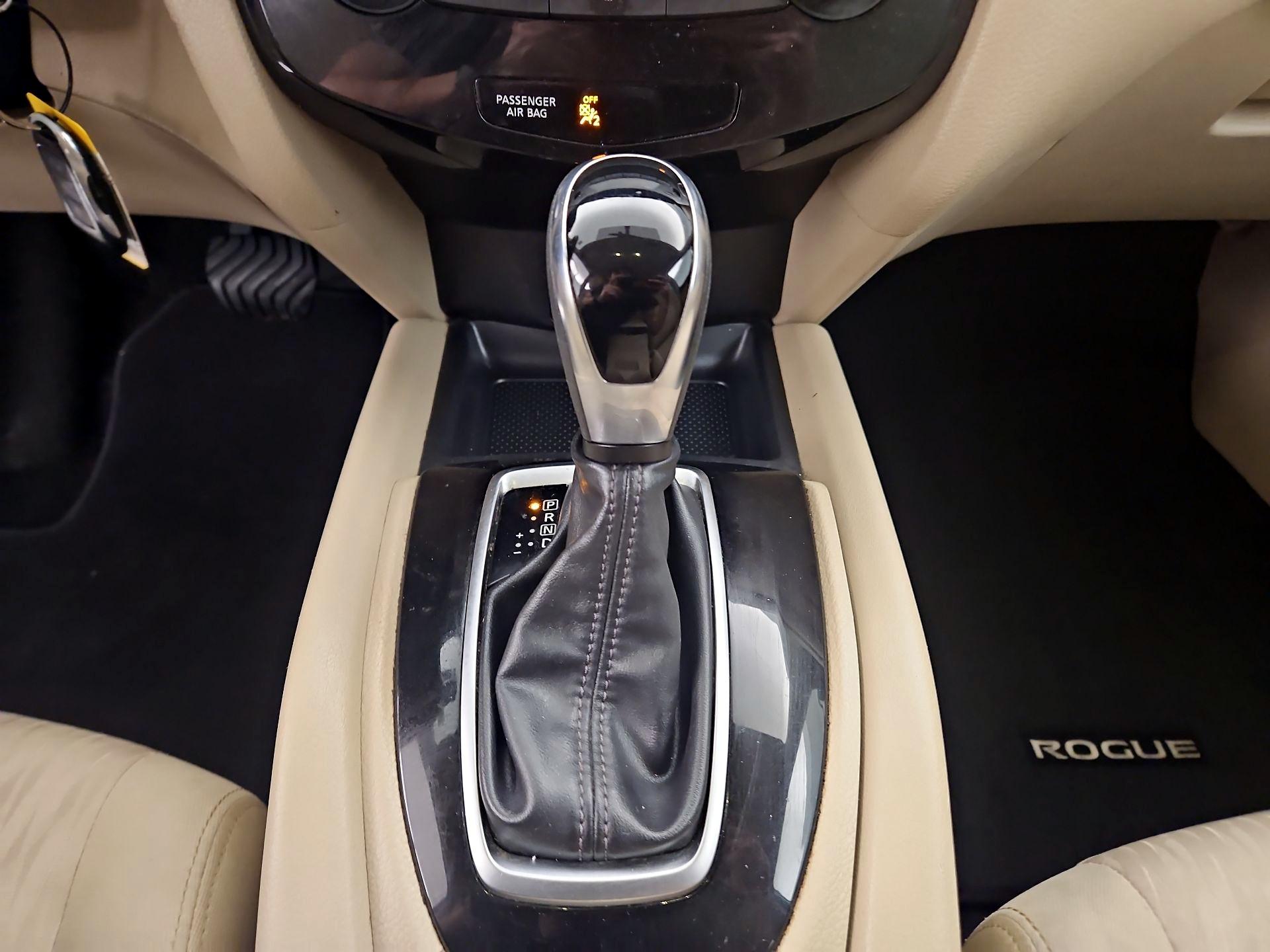 Thumbnail: 2017 Nissan Rogue - 17