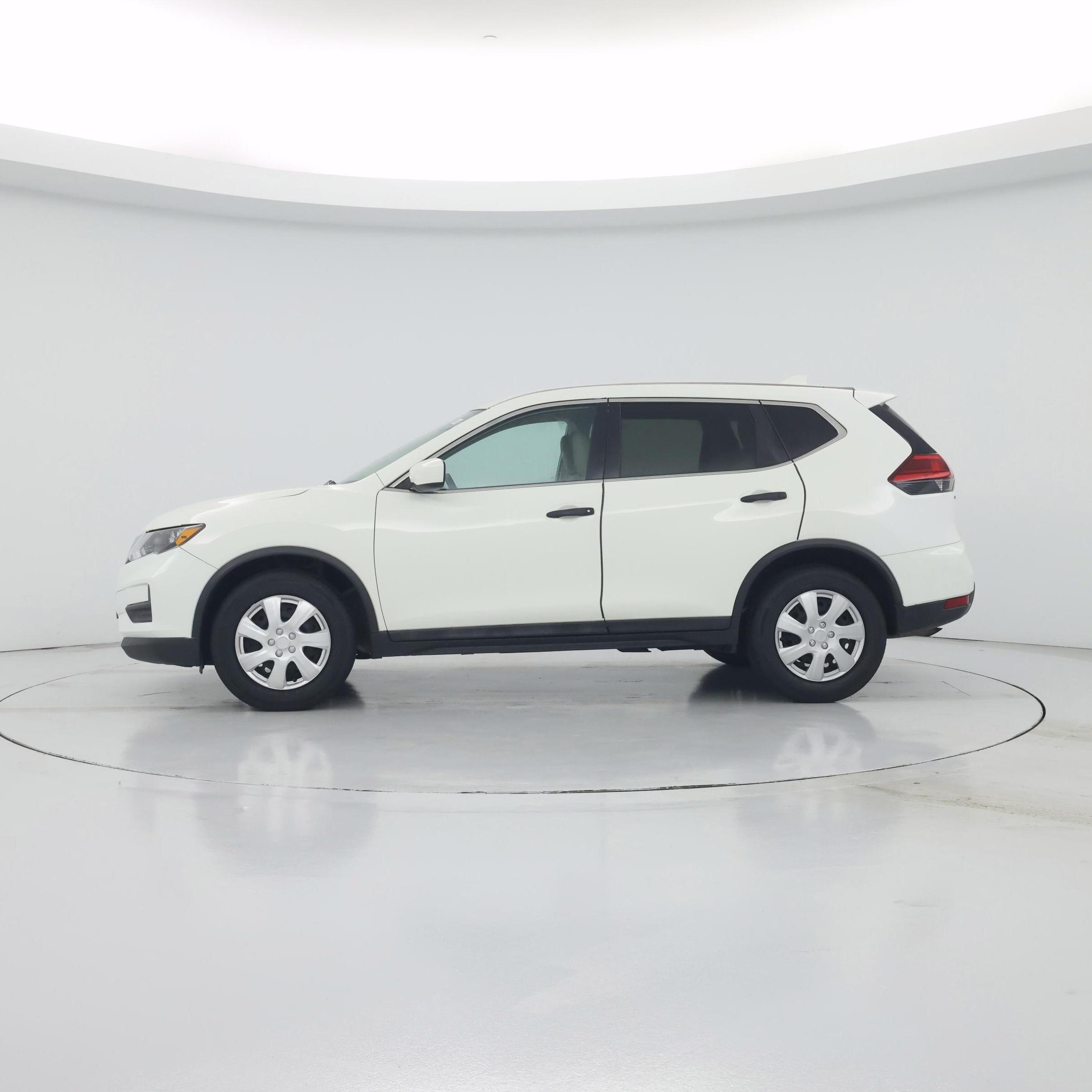 Thumbnail: 2017 Nissan Rogue - 3