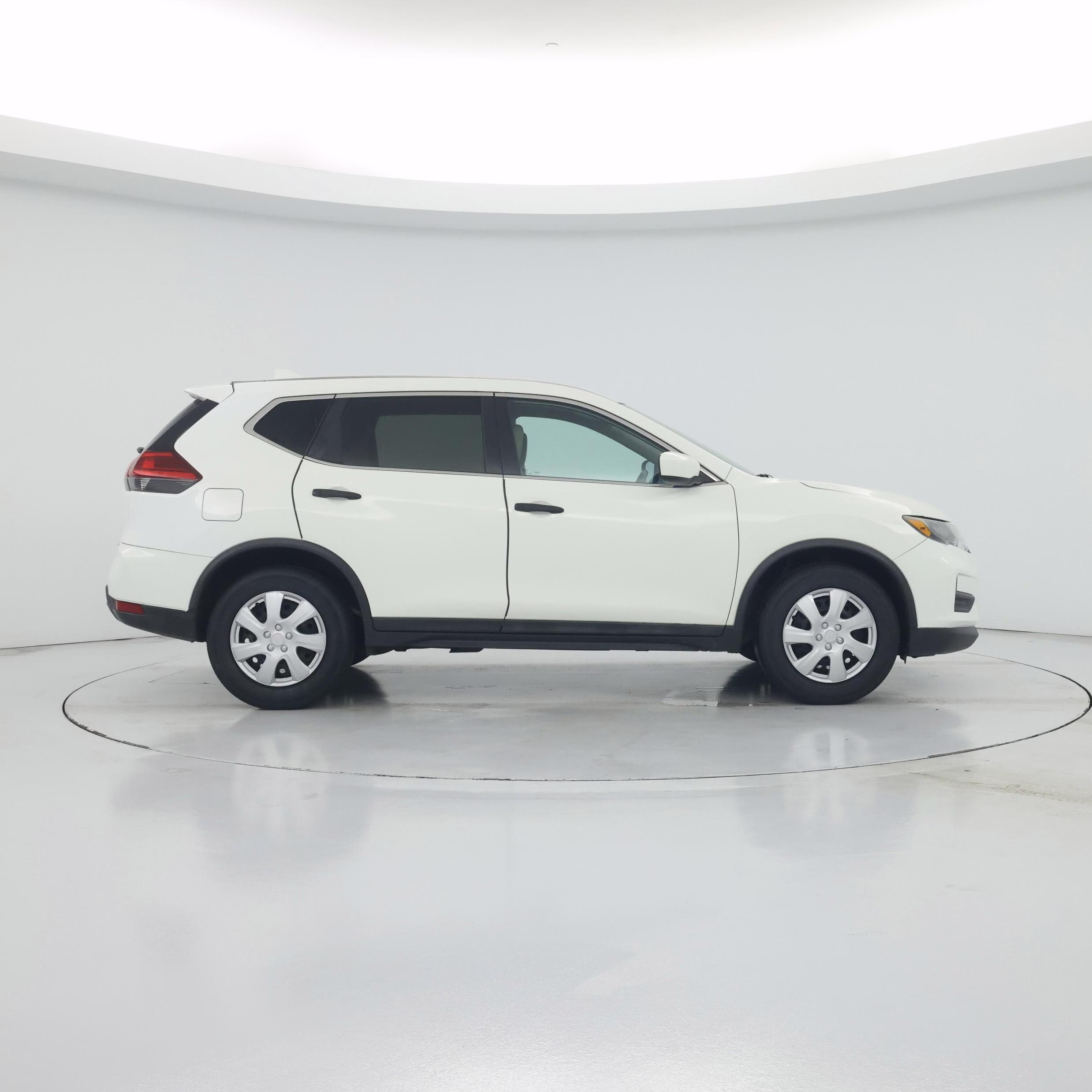 Thumbnail: 2017 Nissan Rogue - 7