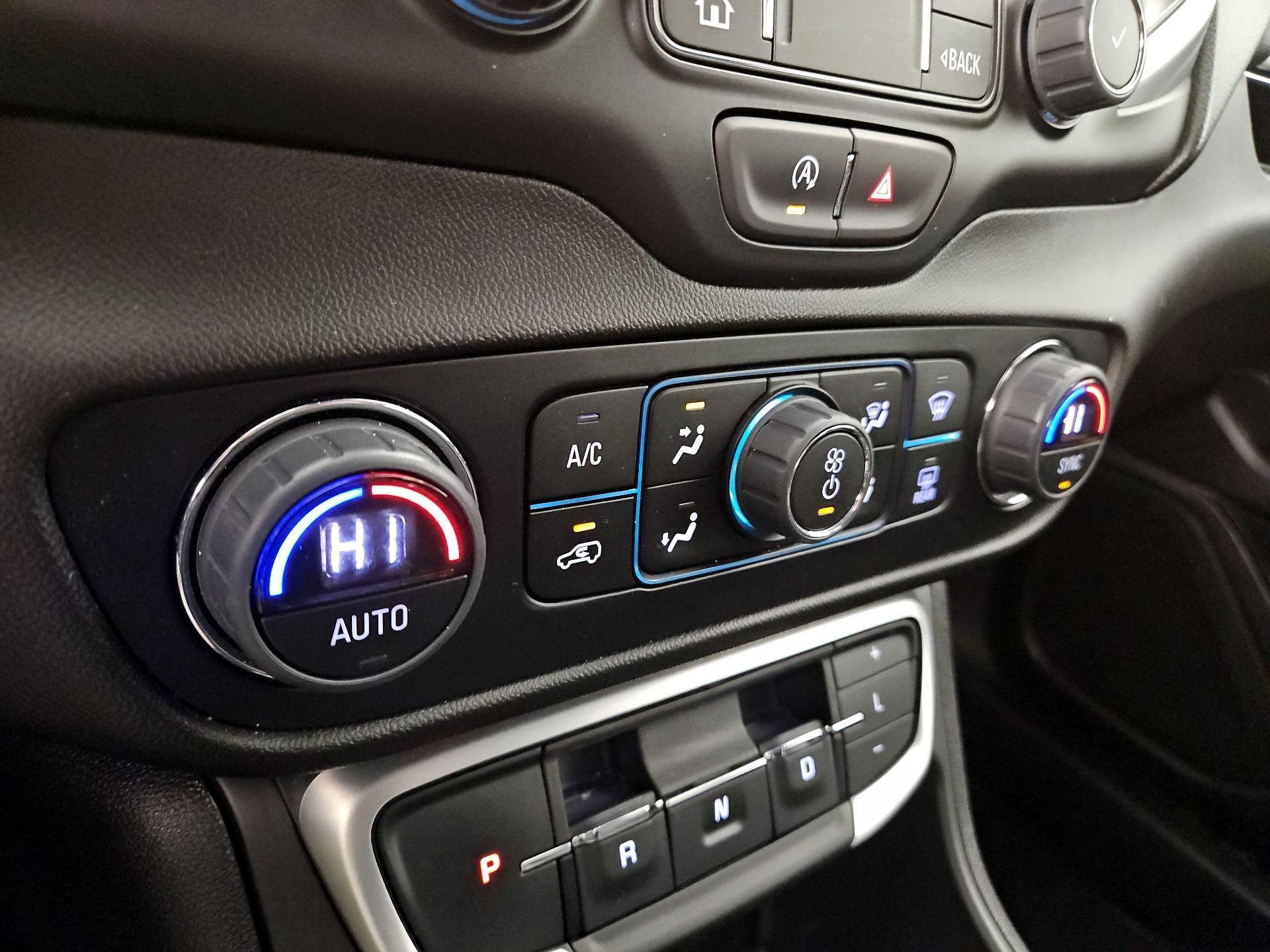 Thumbnail: 2024 GMC Terrain - 17