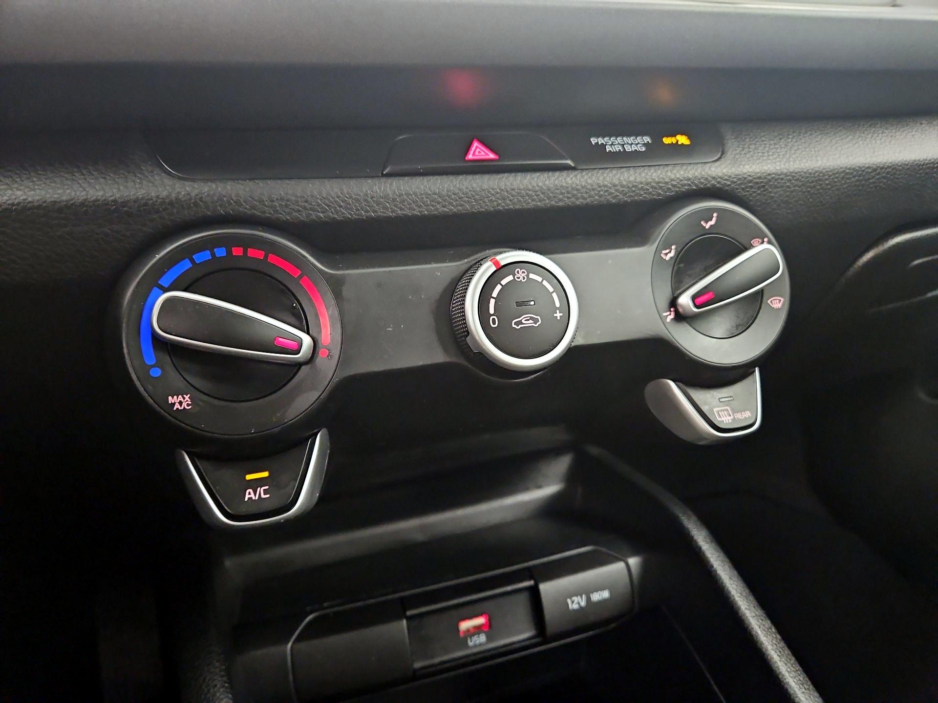 Thumbnail: 2023 Kia Rio - 16