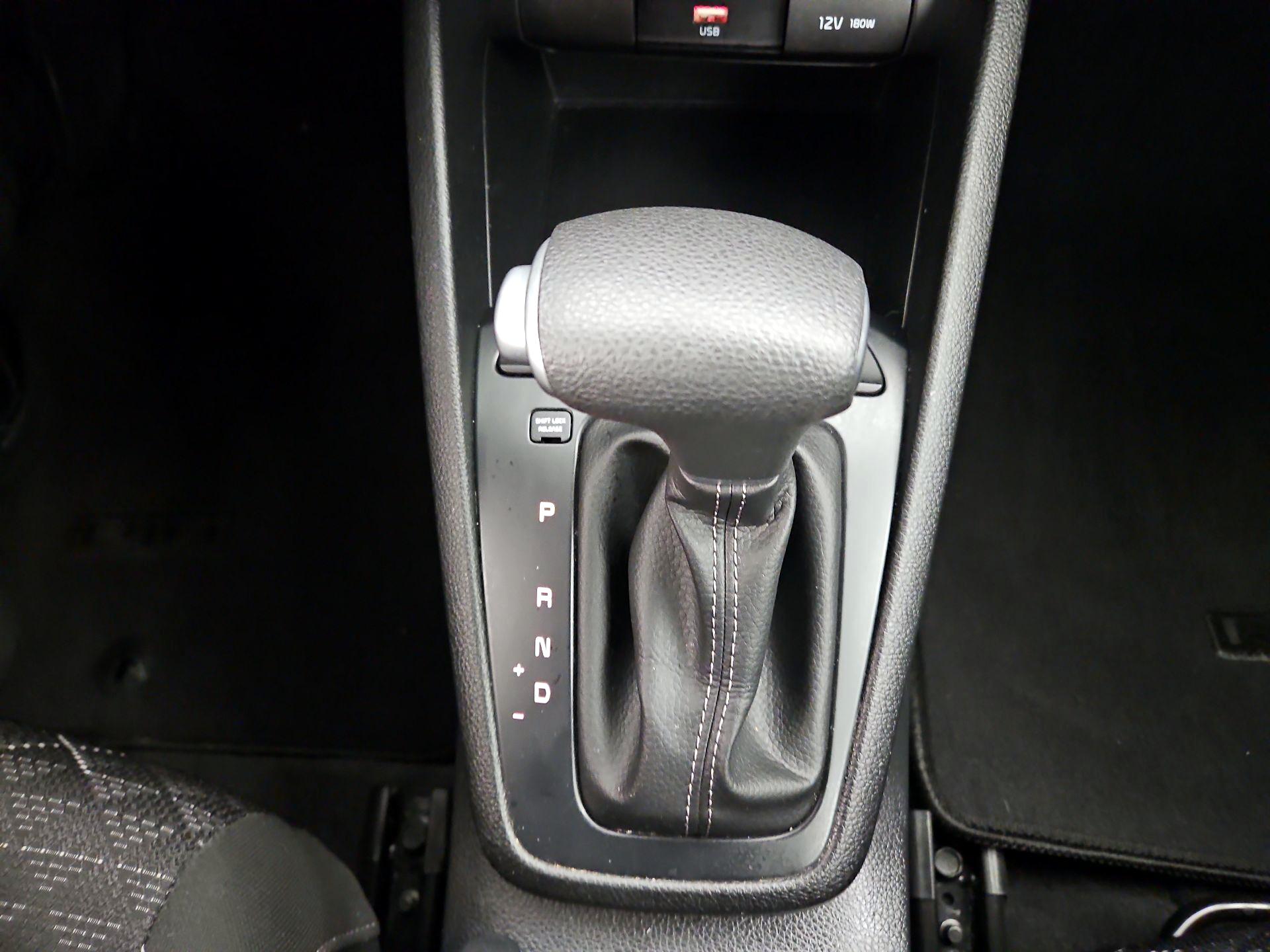 Thumbnail: 2023 Kia Rio - 17