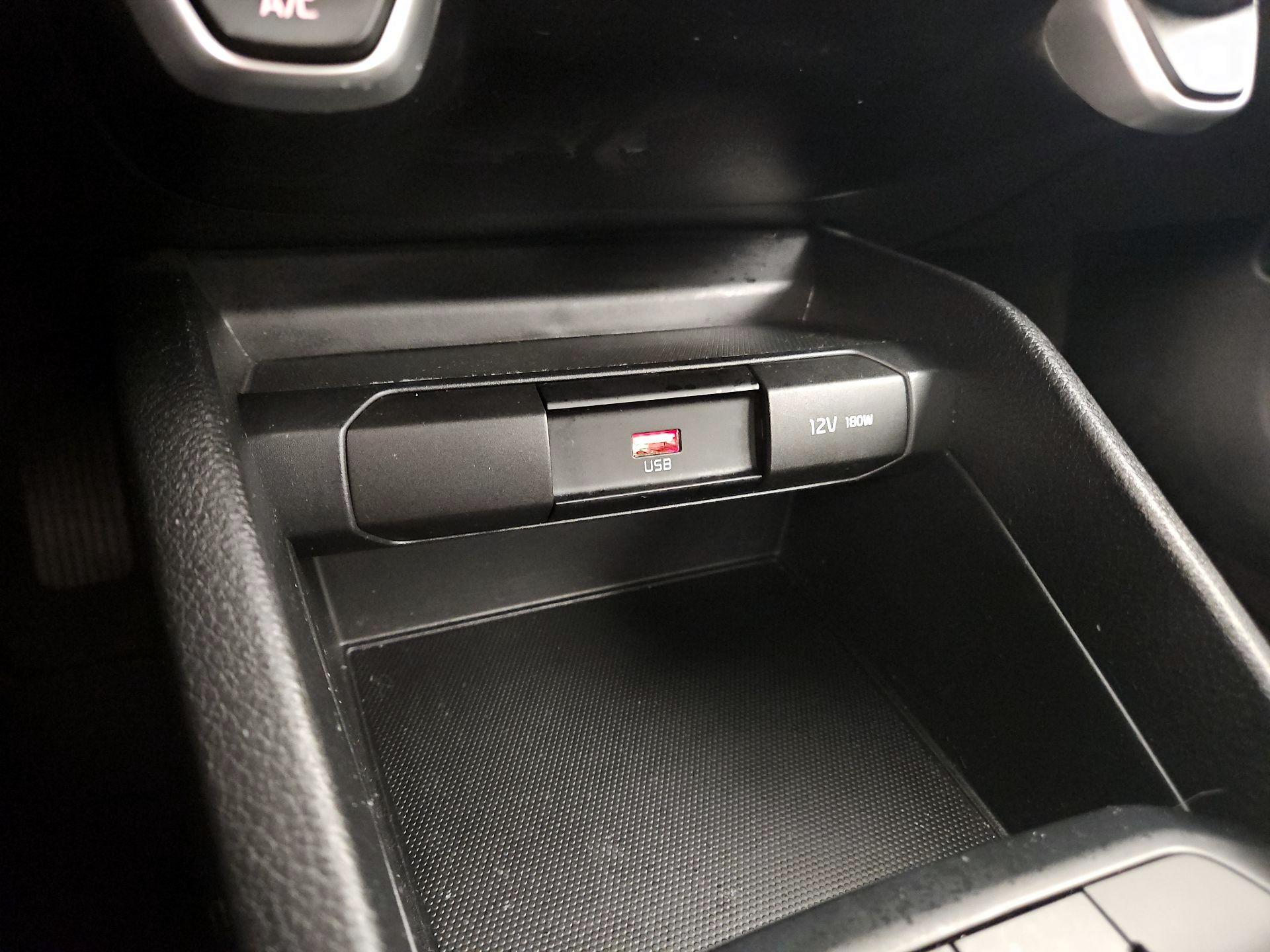 Thumbnail: 2023 Kia Rio - 18