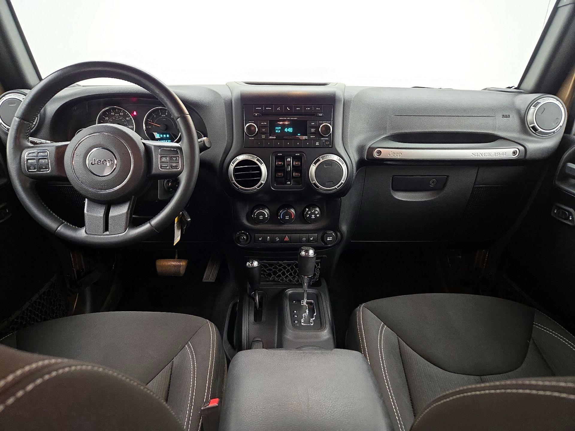 Thumbnail: 2015 Jeep Wrangler - 9