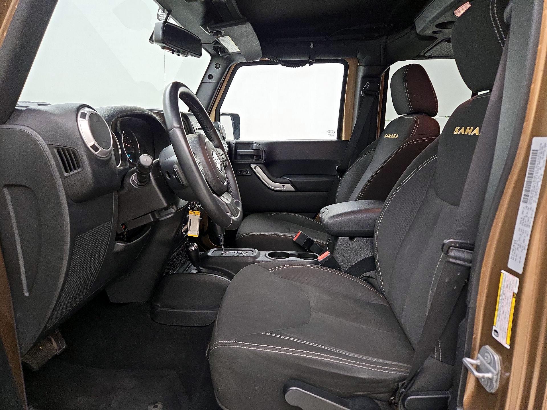 Thumbnail: 2015 Jeep Wrangler - 11