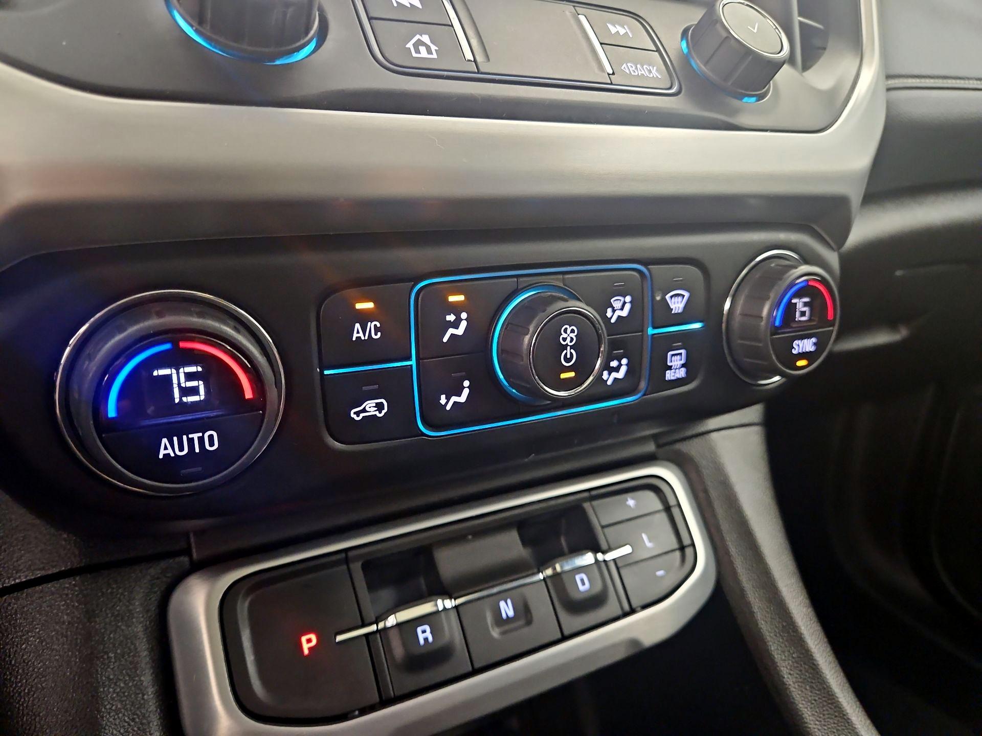 Thumbnail: 2022 GMC Acadia - 16