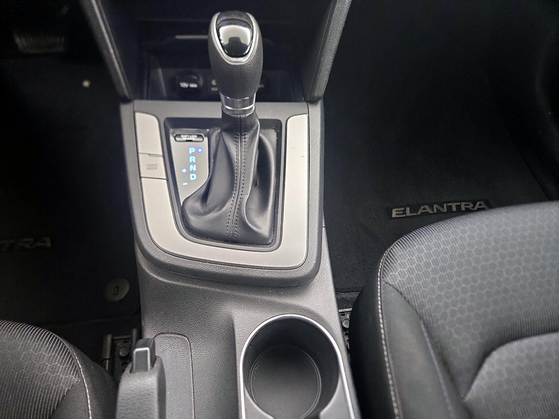 Thumbnail: 2018 Hyundai Elantra - 16