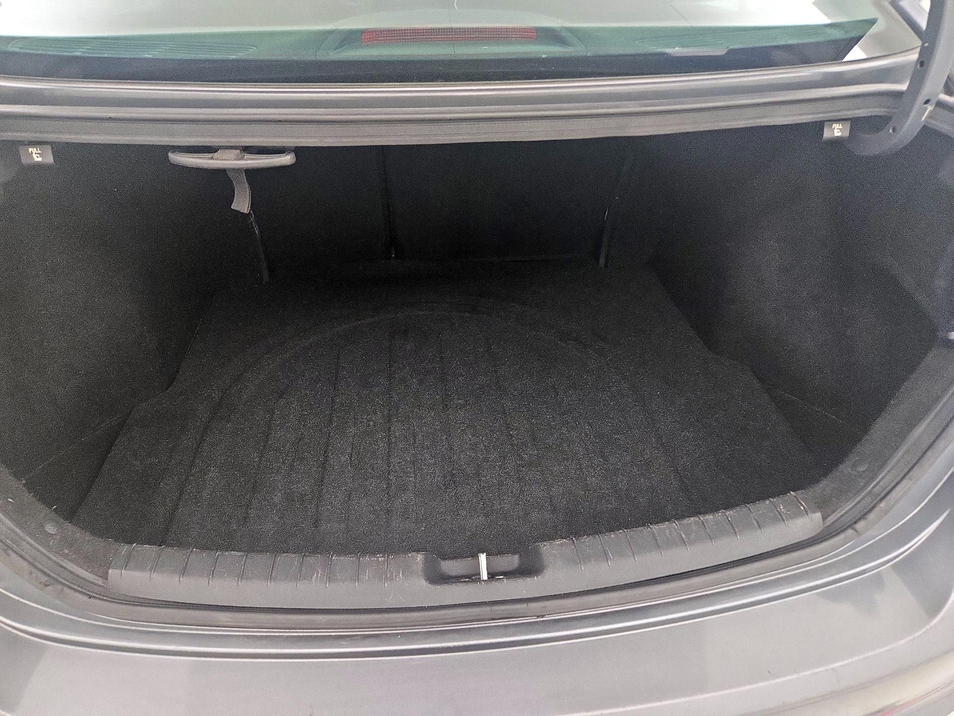 Thumbnail: 2018 Hyundai Elantra - 19