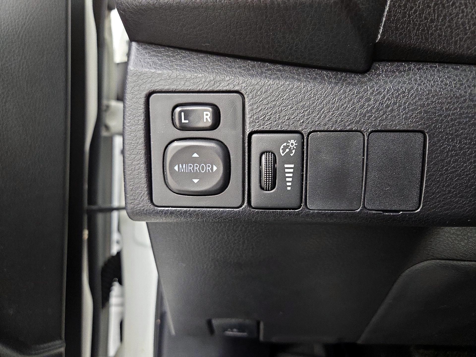 Thumbnail: 2015 Toyota Corolla - 13