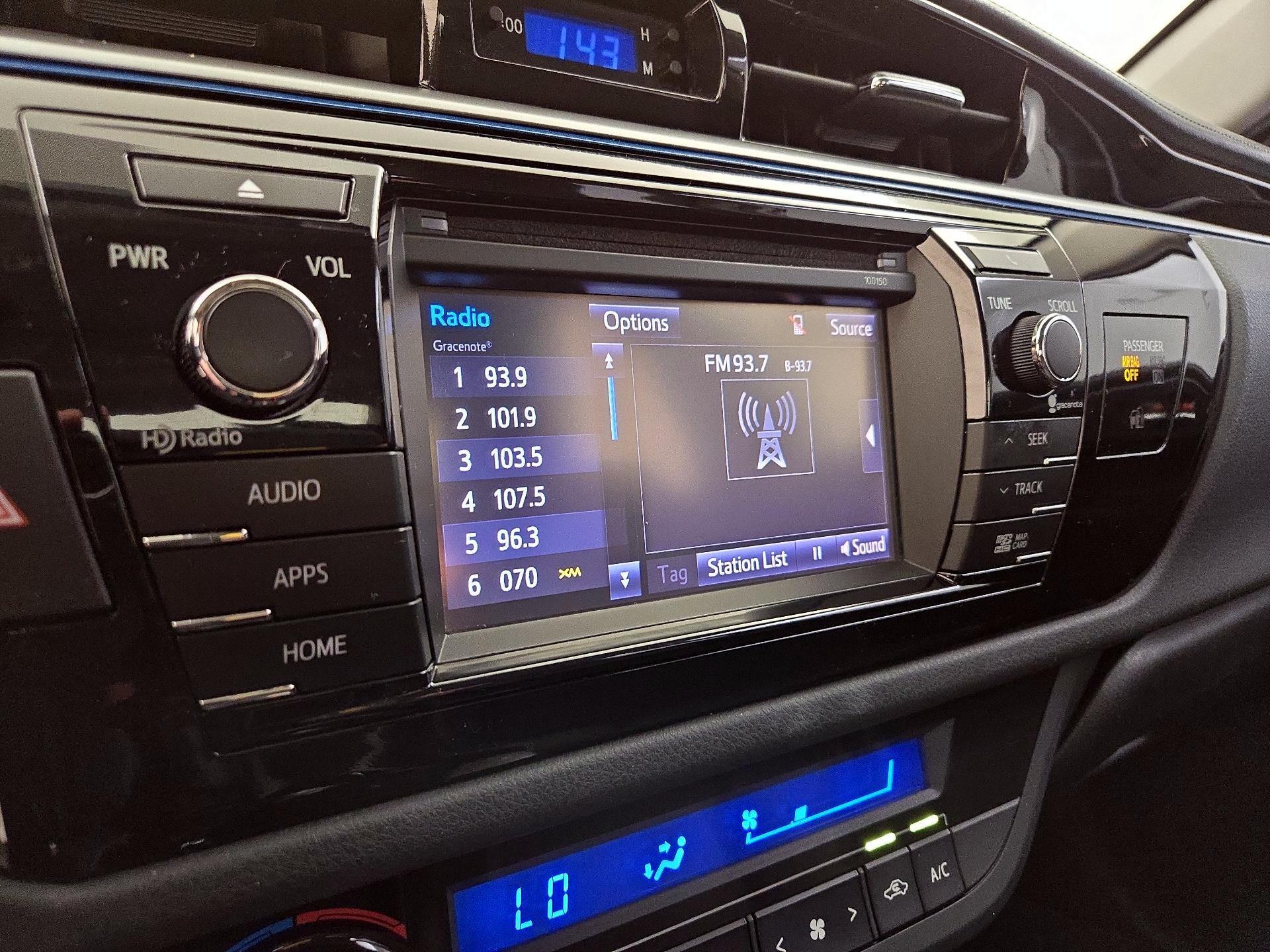 Thumbnail: 2015 Toyota Corolla - 15